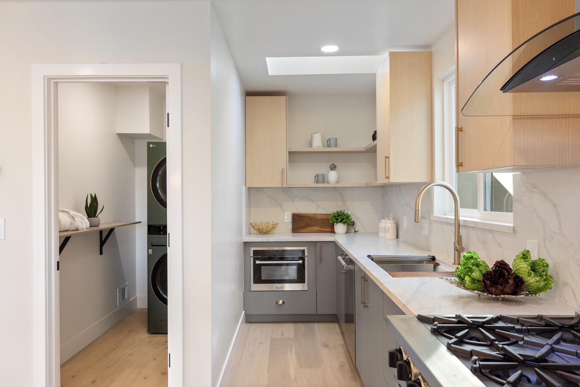 Detail Gallery Image 8 of 33 For 483 Boynton Ave, Berkeley,  CA 94707 - 5 Beds | 4/1 Baths