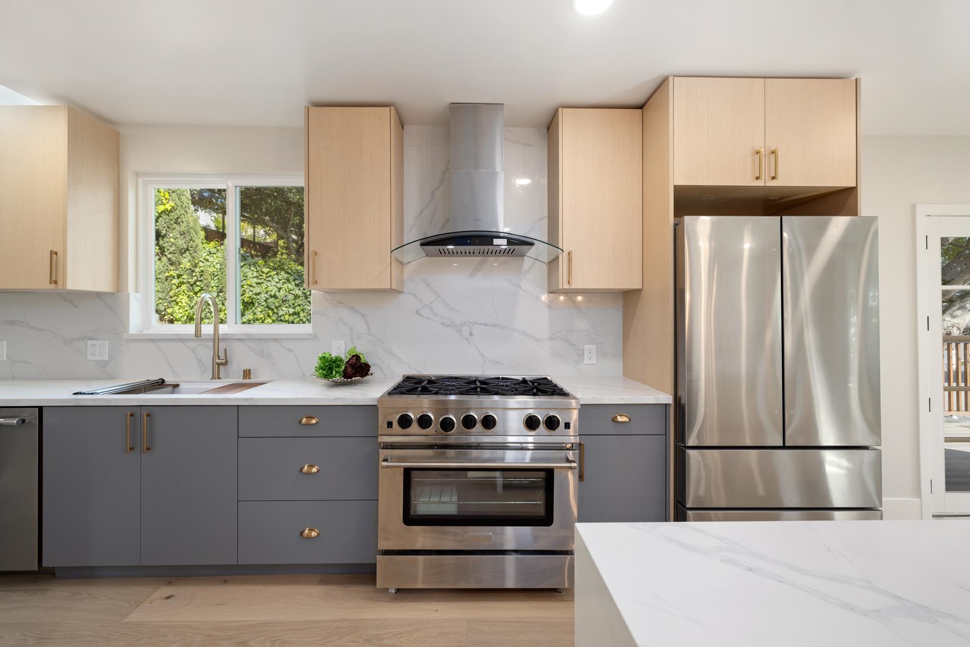 Detail Gallery Image 9 of 33 For 483 Boynton Ave, Berkeley,  CA 94707 - 5 Beds | 4/1 Baths