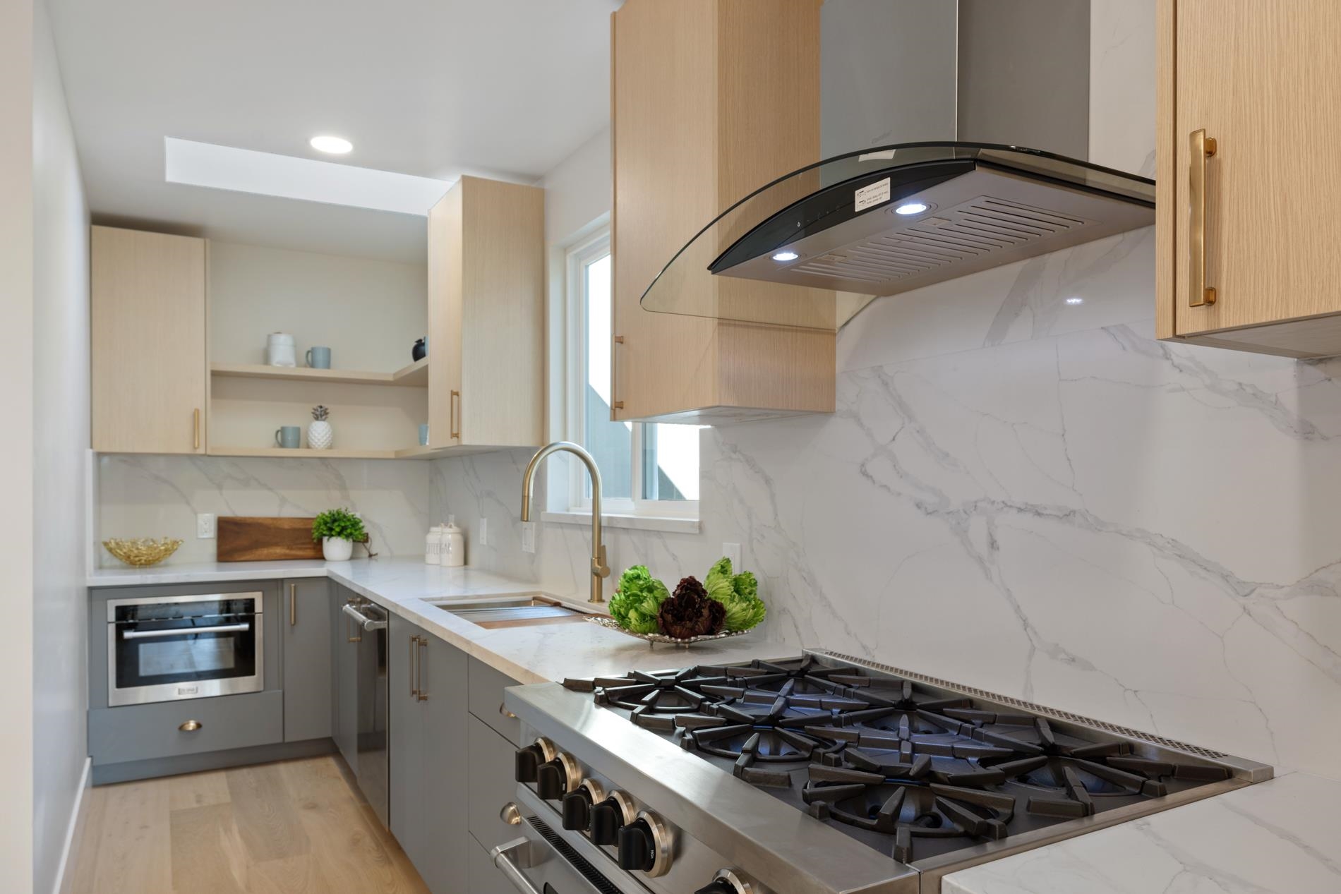 Detail Gallery Image 10 of 33 For 483 Boynton Ave, Berkeley,  CA 94707 - 5 Beds | 4/1 Baths