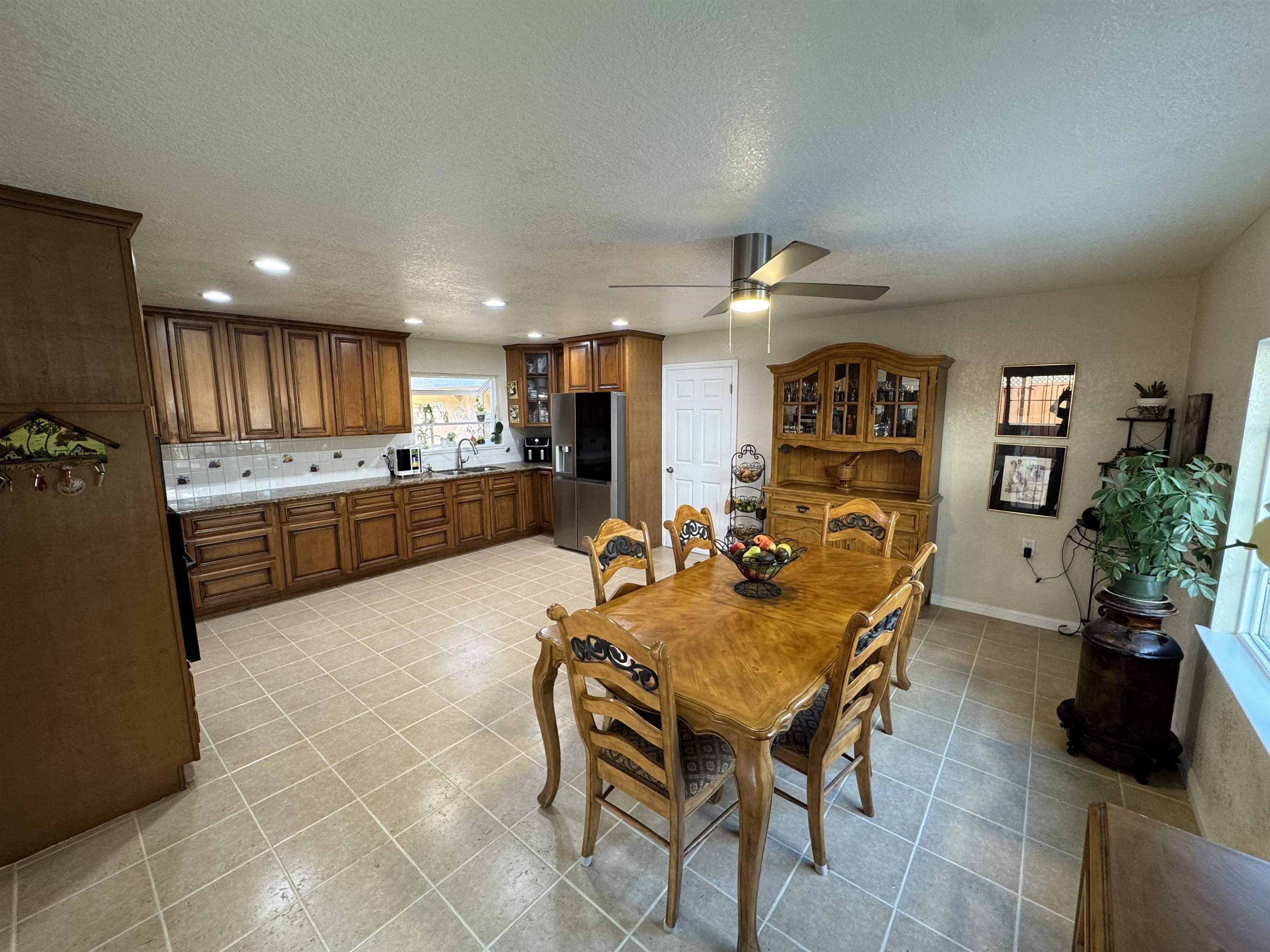 Detail Gallery Image 9 of 35 For 41670 Paseo Padre Pkwy, Fremont,  CA 94539 - 5 Beds | 3 Baths