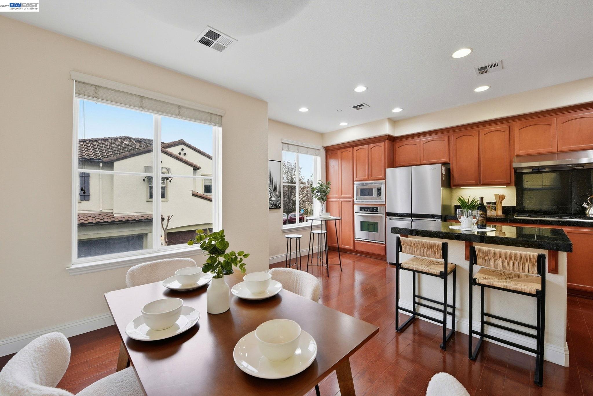 Detail Gallery Image 13 of 48 For 48962 Woodgrove Cmn, Fremont,  CA 94539 - 3 Beds | 2/1 Baths