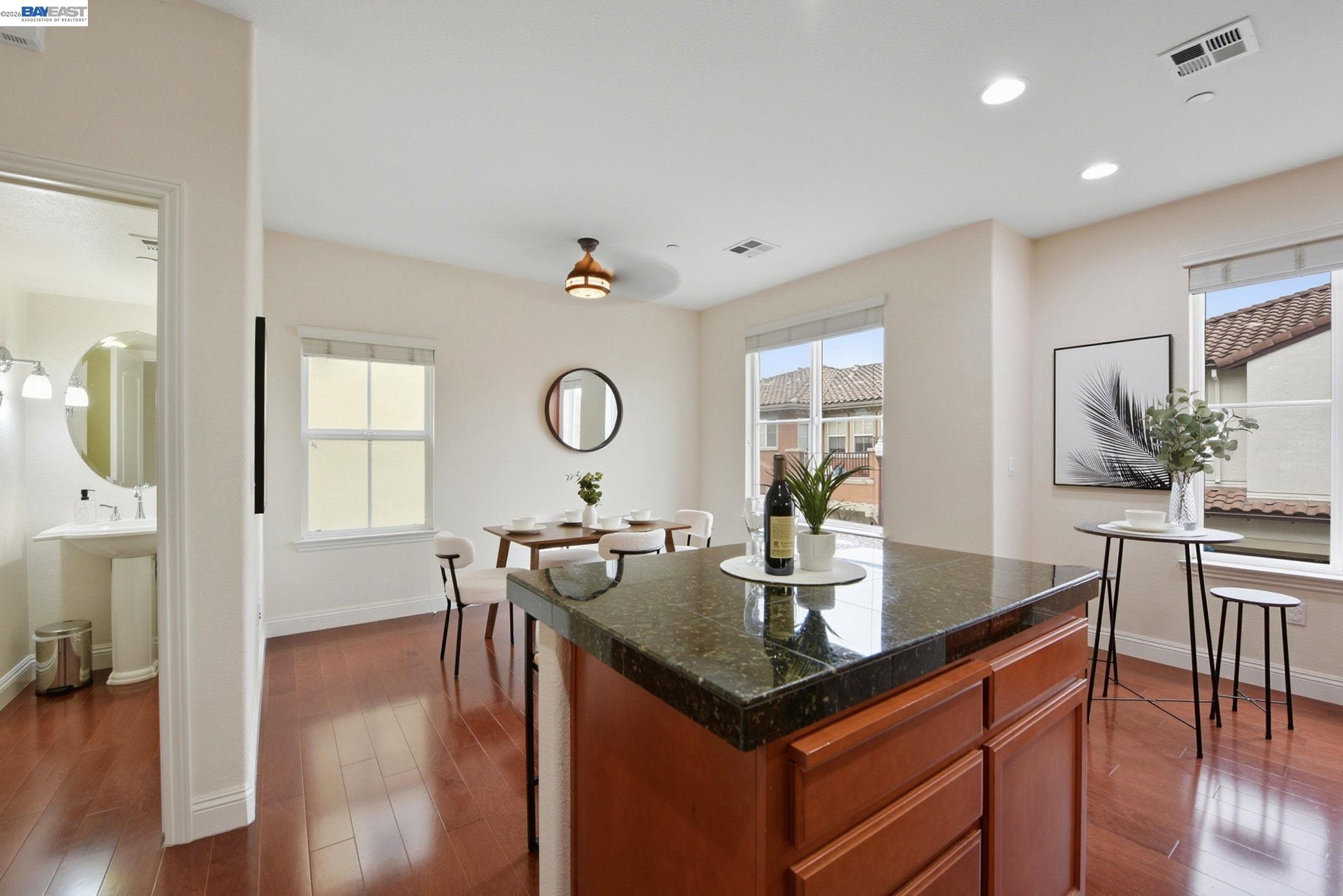 Detail Gallery Image 18 of 48 For 48962 Woodgrove Cmn, Fremont,  CA 94539 - 3 Beds | 2/1 Baths