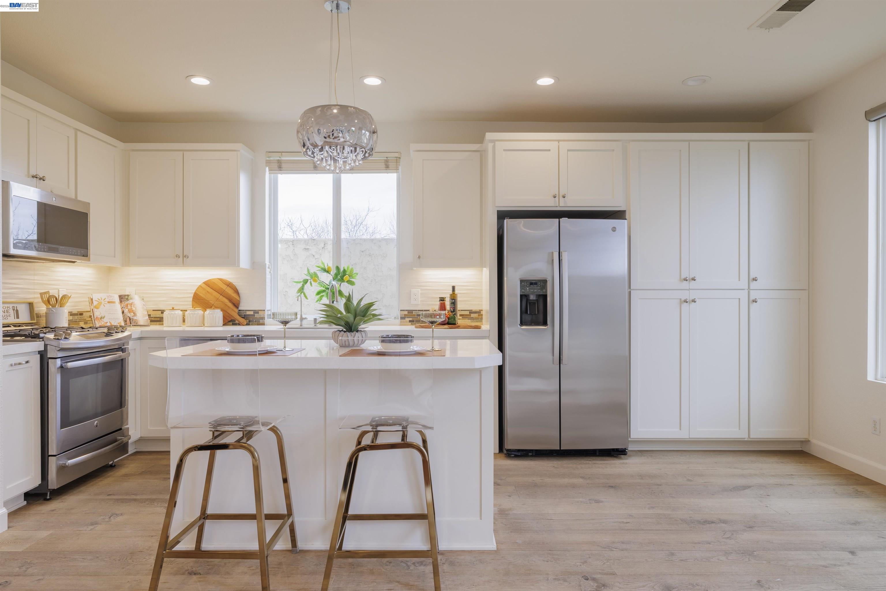 Detail Gallery Image 4 of 60 For 2849 Chocolate St, Pleasanton,  CA 94588 - 4 Beds | 2/1 Baths