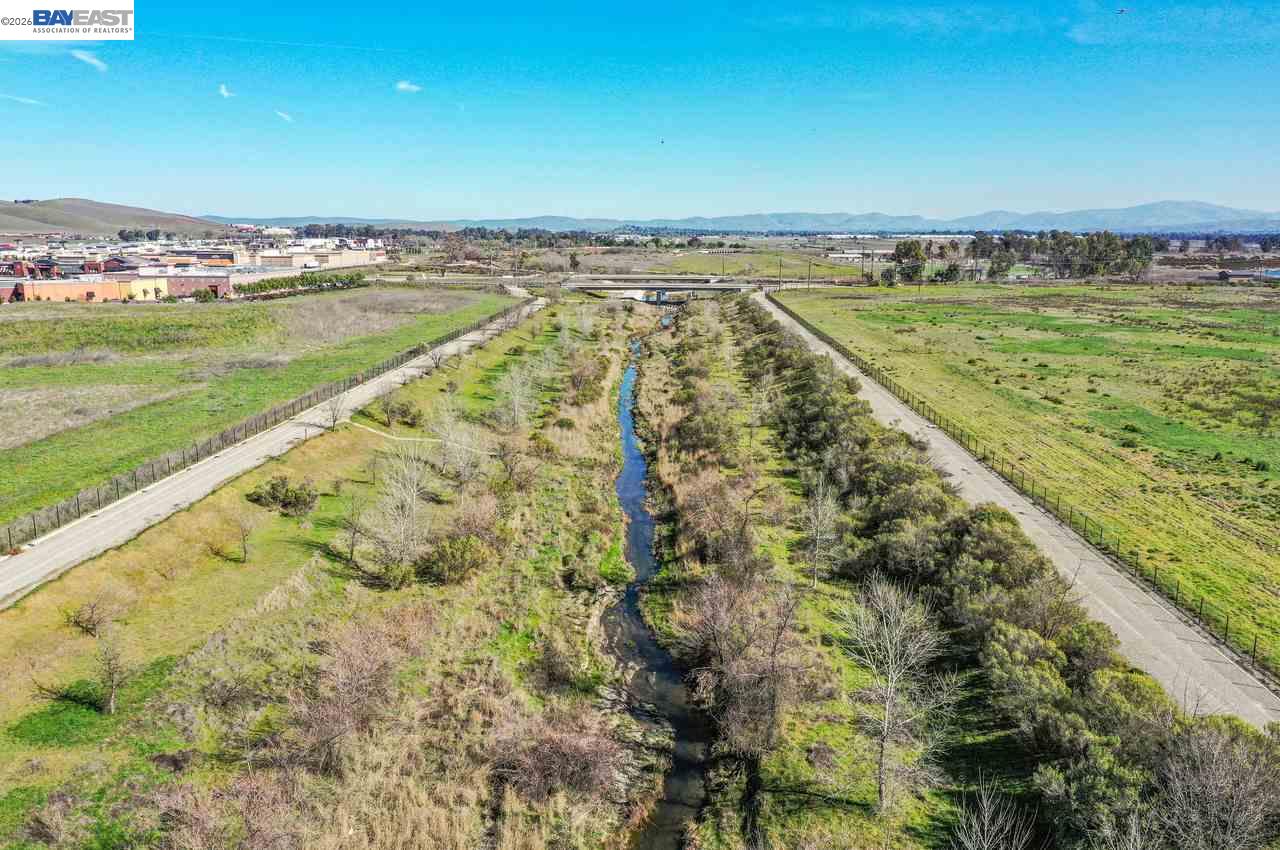 Detail Gallery Image 53 of 60 For 2849 Chocolate St, Pleasanton,  CA 94588 - 4 Beds | 2/1 Baths