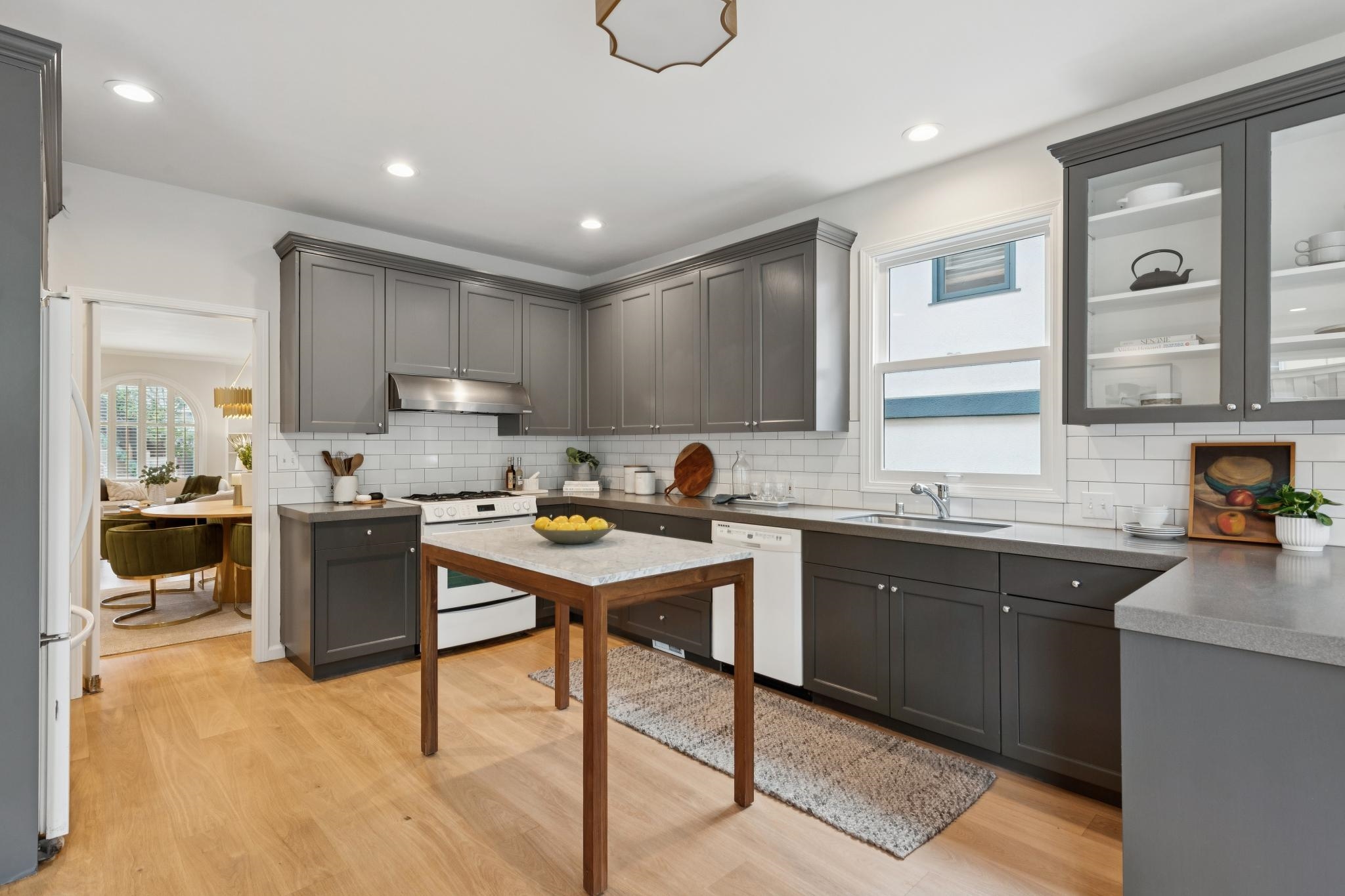 Detail Gallery Image 18 of 56 For 287 Cross Road, Oakland,  CA 94618-2025 - 3 Beds | 2/1 Baths