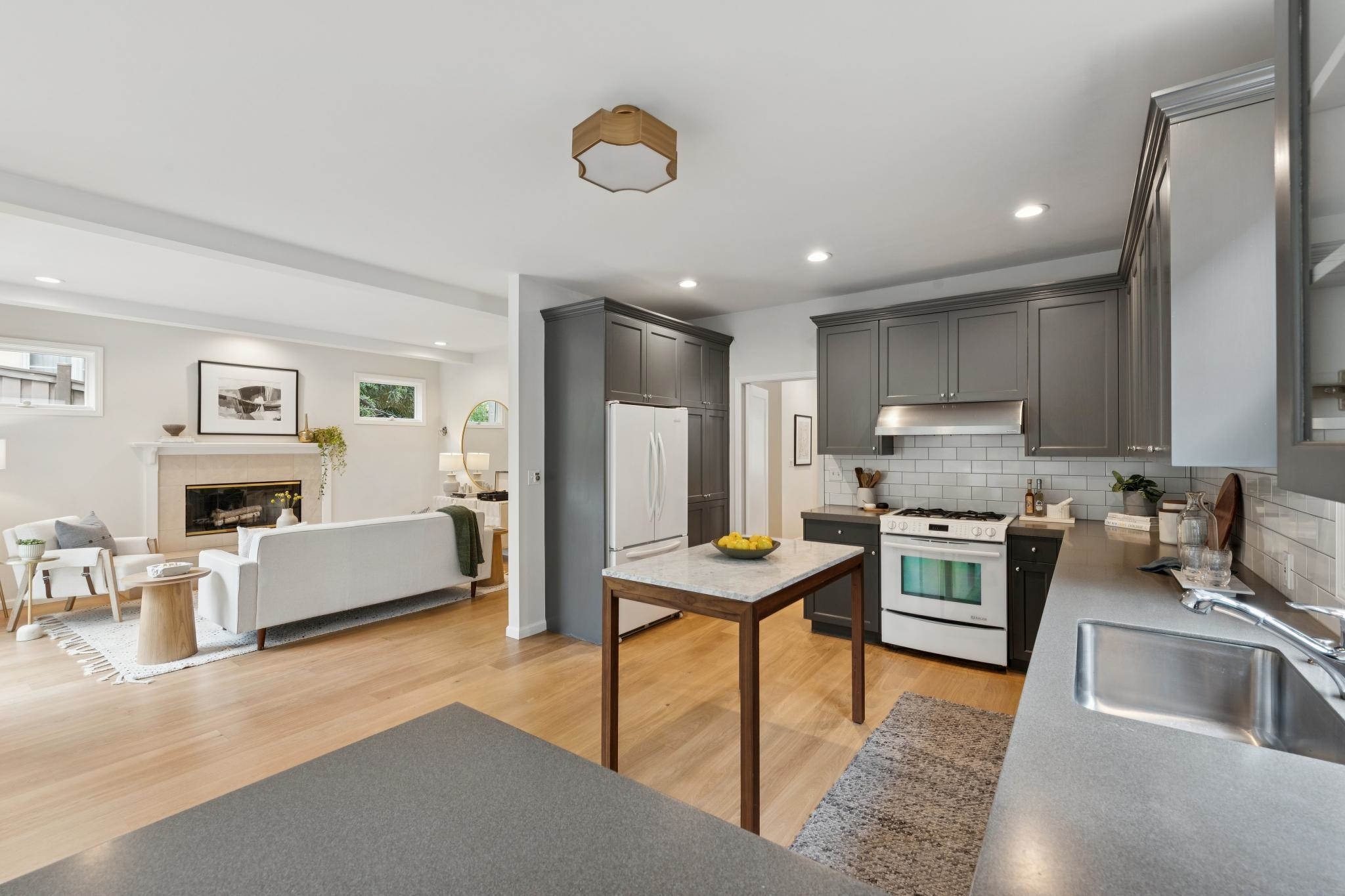 Detail Gallery Image 21 of 56 For 287 Cross Road, Oakland,  CA 94618-2025 - 3 Beds | 2/1 Baths