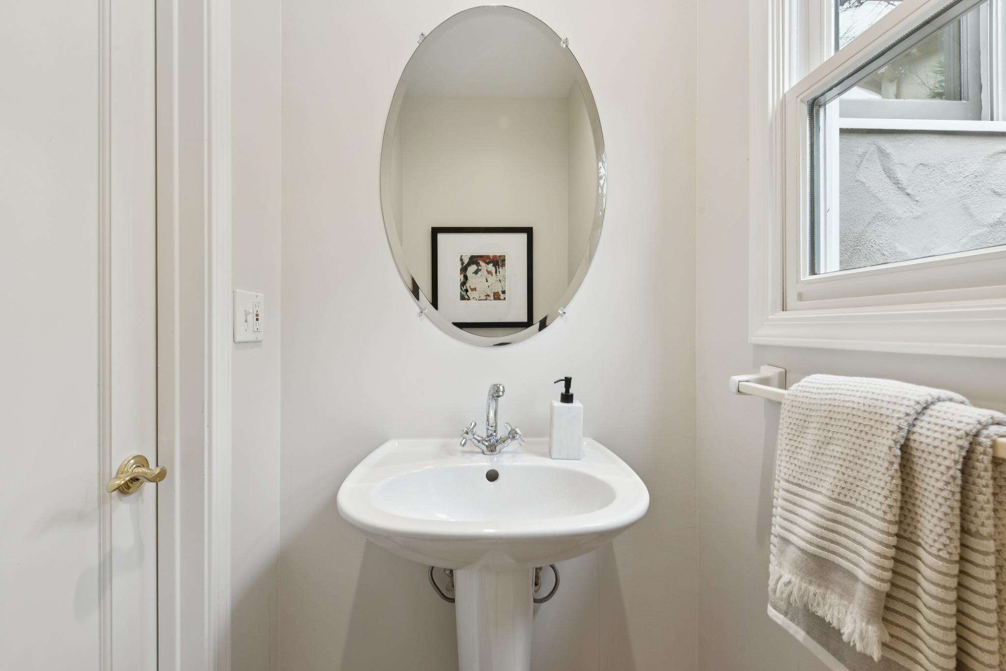 Detail Gallery Image 31 of 56 For 287 Cross Road, Oakland,  CA 94618-2025 - 3 Beds | 2/1 Baths