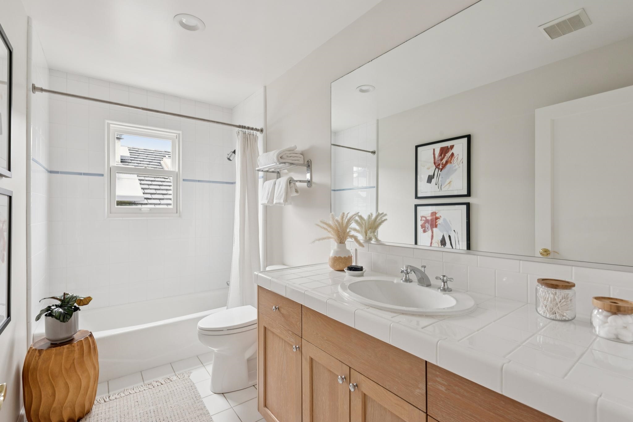 Detail Gallery Image 45 of 56 For 287 Cross Road, Oakland,  CA 94618-2025 - 3 Beds | 2/1 Baths