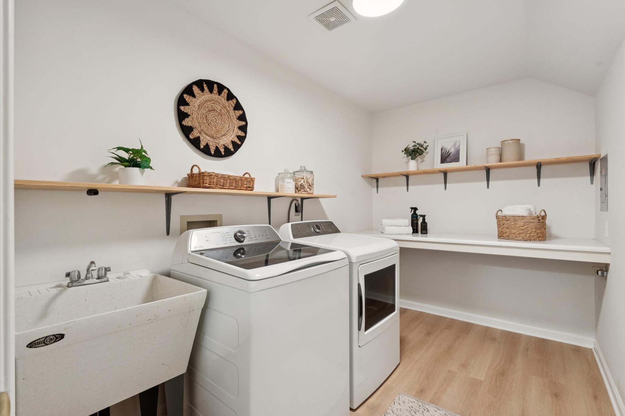 Detail Gallery Image 49 of 56 For 287 Cross Road, Oakland,  CA 94618-2025 - 3 Beds | 2/1 Baths