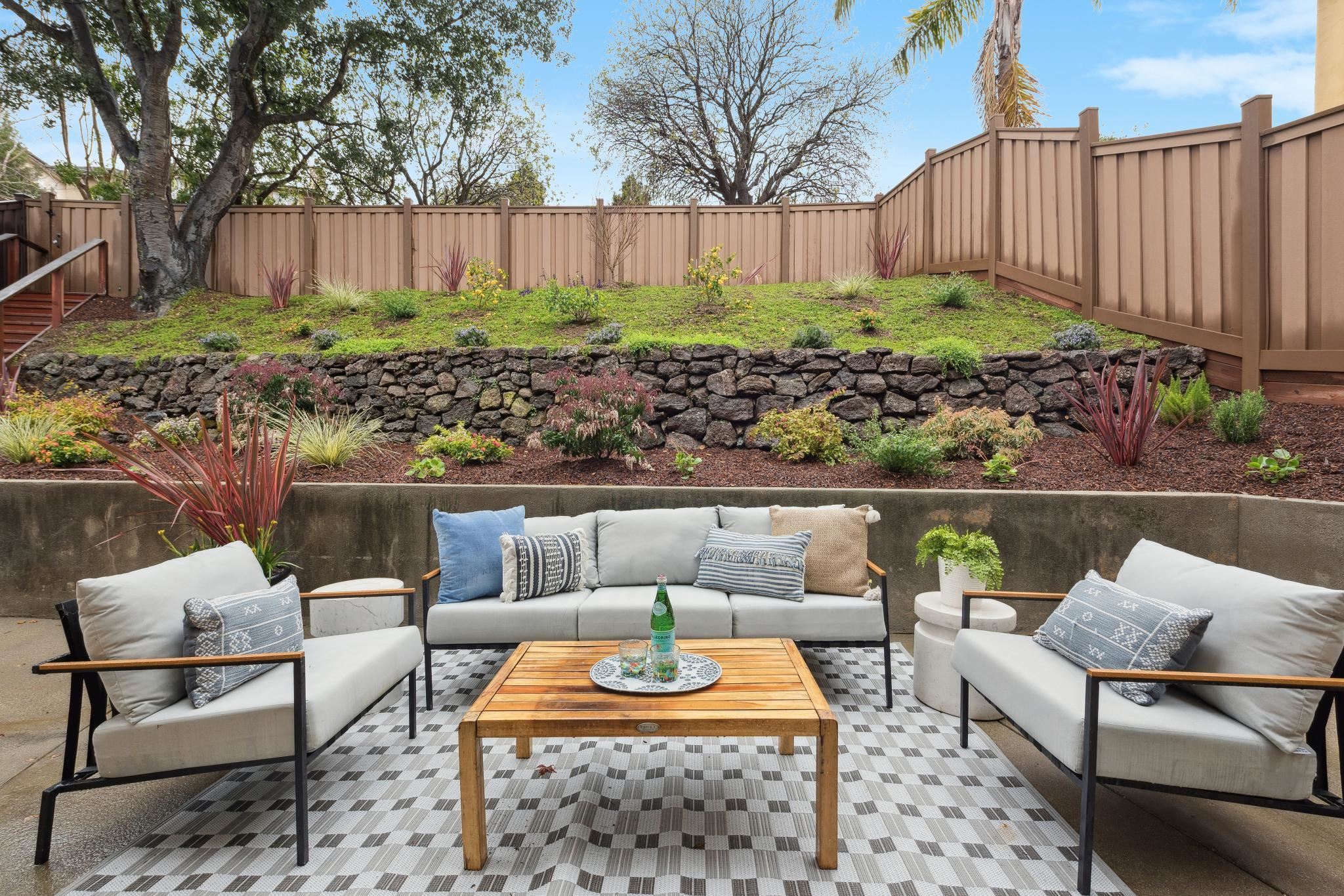 Detail Gallery Image 52 of 56 For 287 Cross Road, Oakland,  CA 94618-2025 - 3 Beds | 2/1 Baths