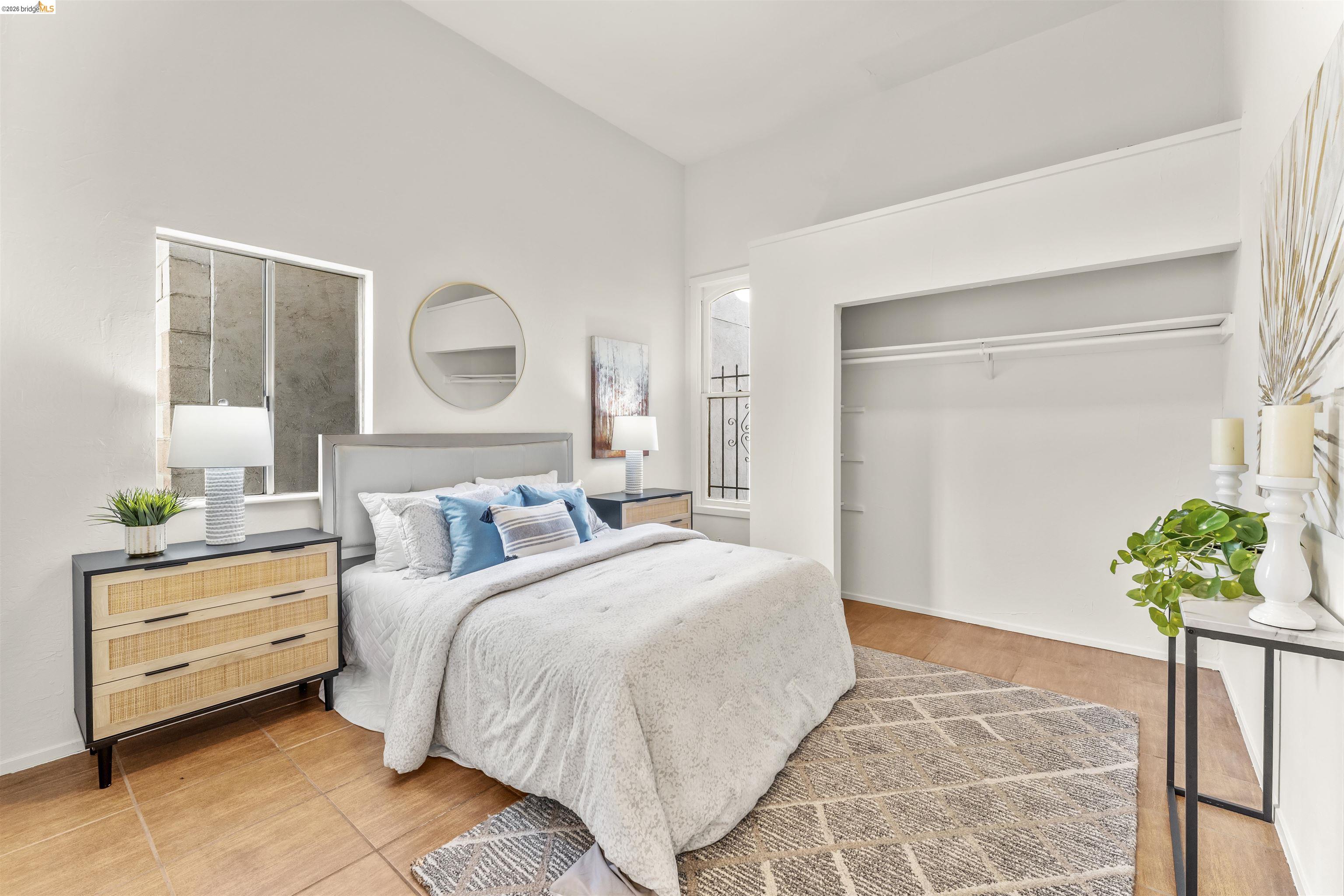 Detail Gallery Image 8 of 13 For 1431 10th St, Oakland,  CA 94607 - – Beds | – Baths