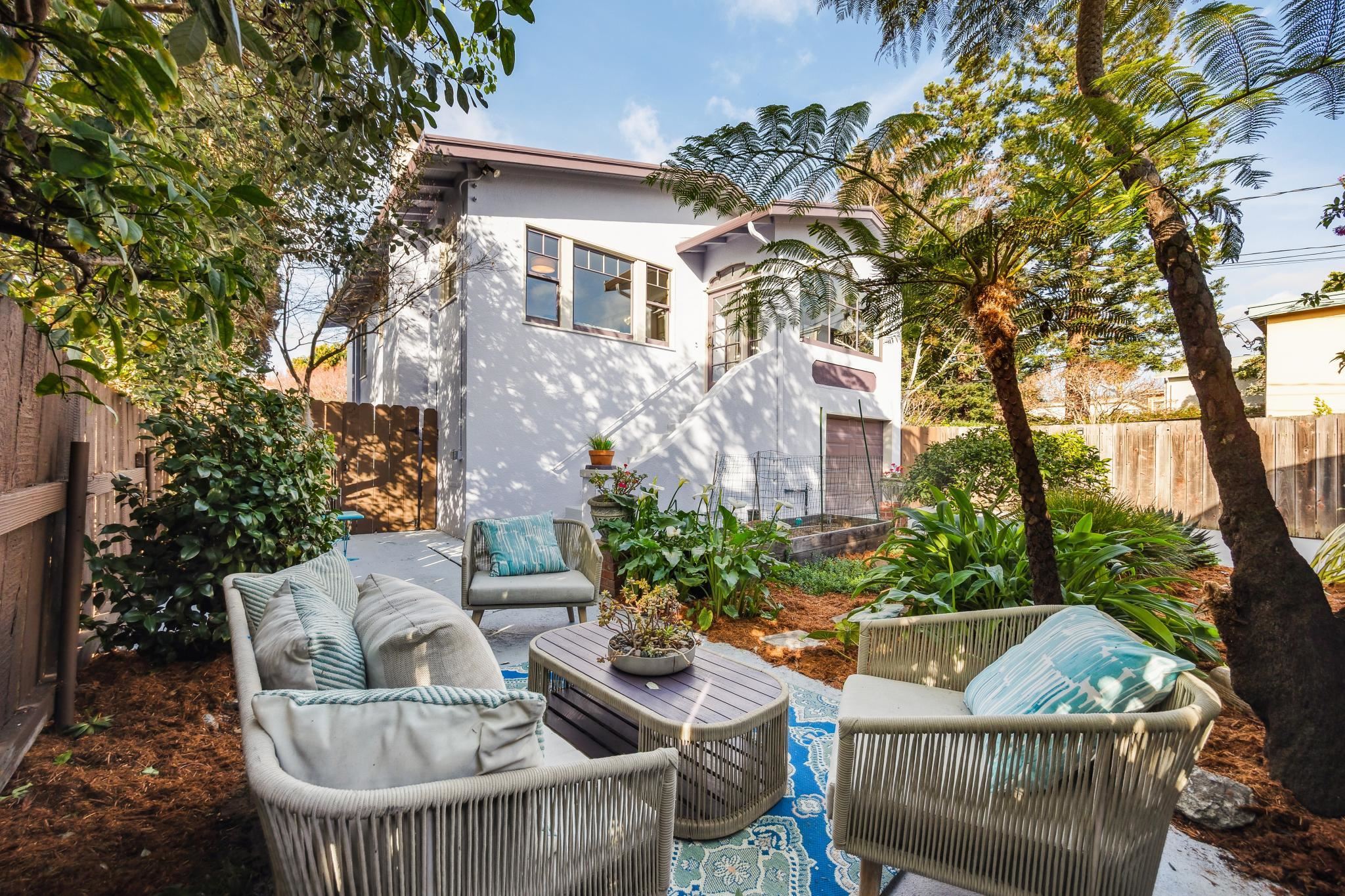 Detail Gallery Image 49 of 59 For 1207 Francisco Street, Berkeley,  CA 94702 - 3 Beds | 2 Baths