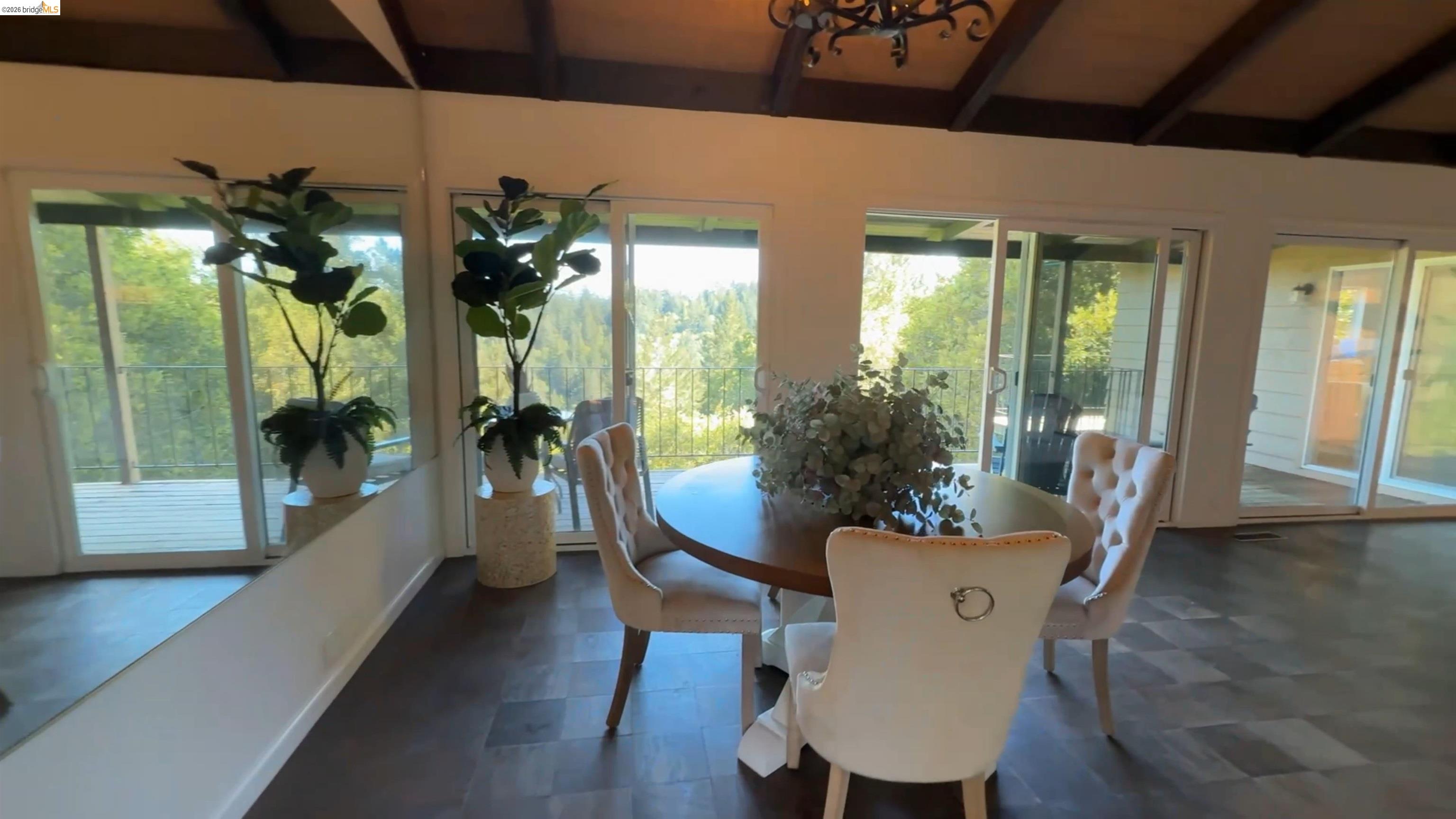 Detail Gallery Image 5 of 31 For 5051 Harrison Grade Rd, Sebastopol,  CA 95472 - 2 Beds | 2/1 Baths