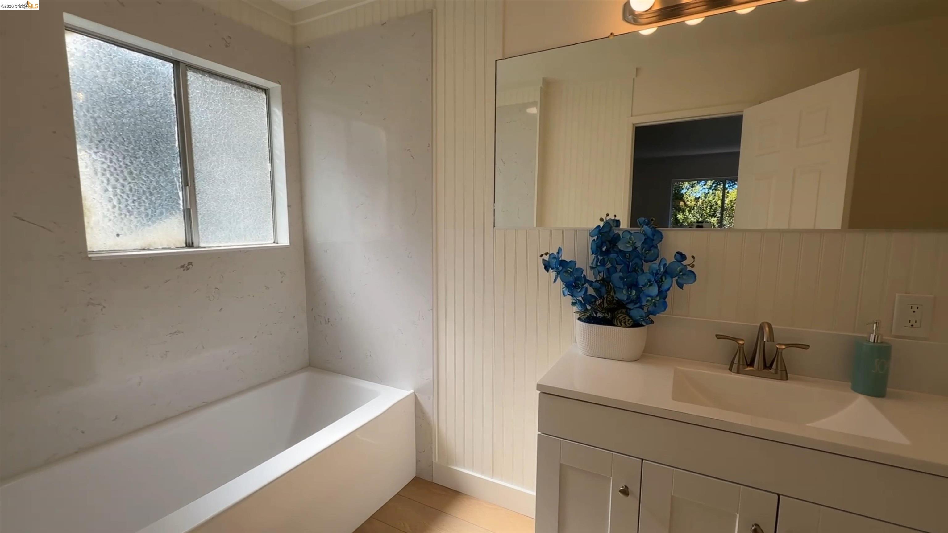 Detail Gallery Image 9 of 31 For 5051 Harrison Grade Rd, Sebastopol,  CA 95472 - 2 Beds | 2/1 Baths