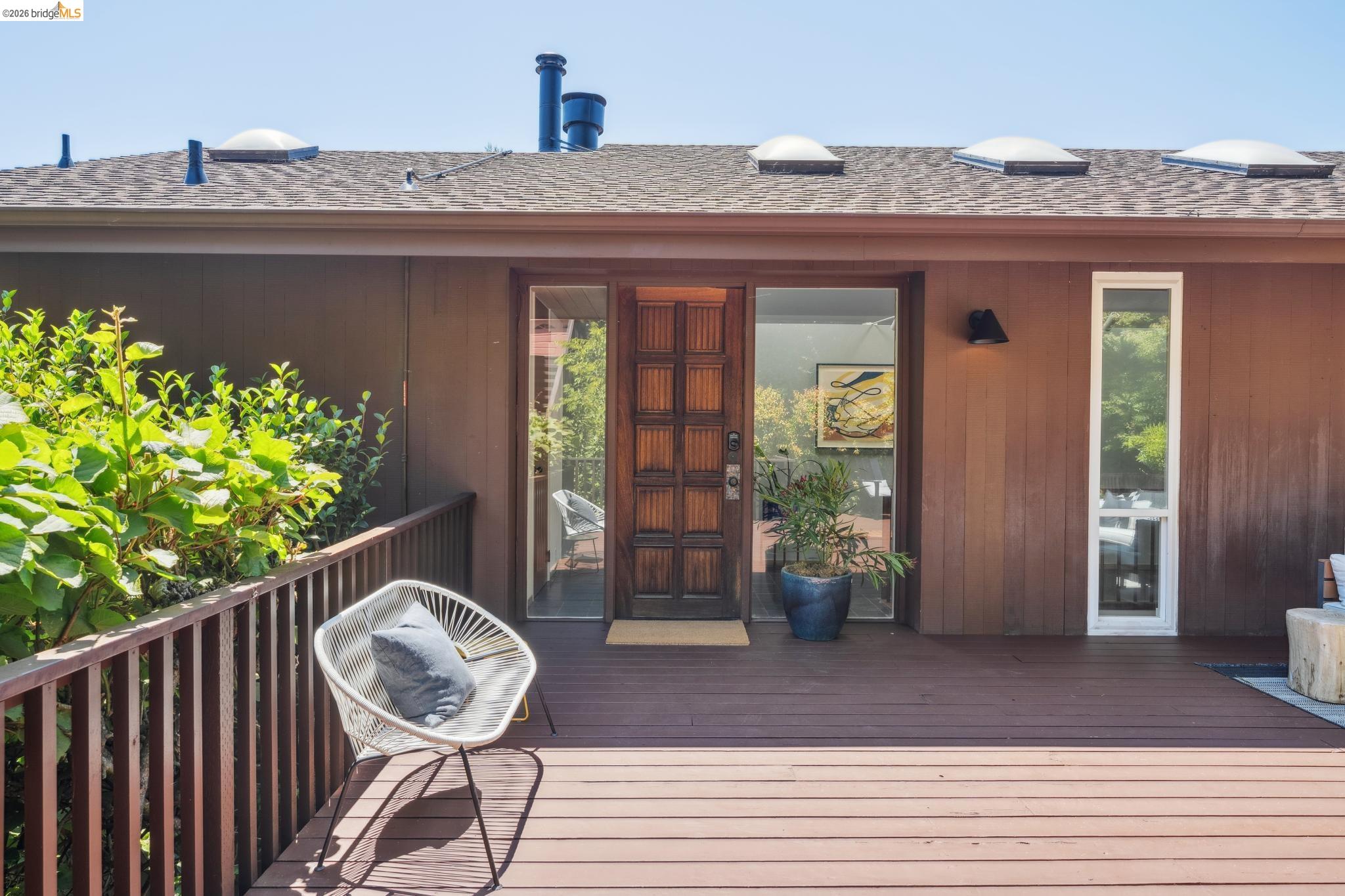 Detail Gallery Image 2 of 46 For 120 Hill Rd, Berkeley,  CA 94708 - 4 Beds | 2/2 Baths