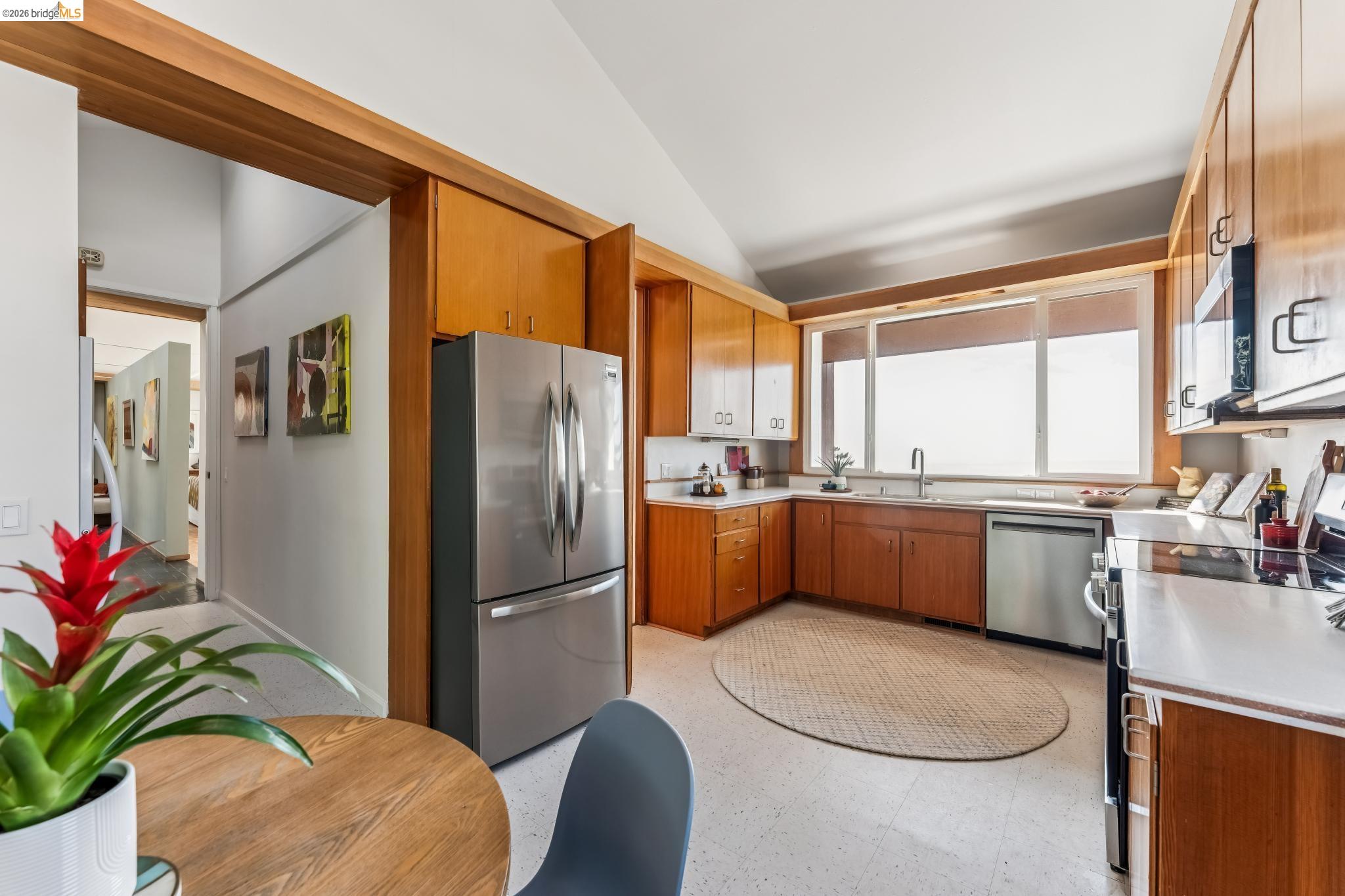 Detail Gallery Image 20 of 46 For 120 Hill Rd, Berkeley,  CA 94708 - 4 Beds | 2/2 Baths