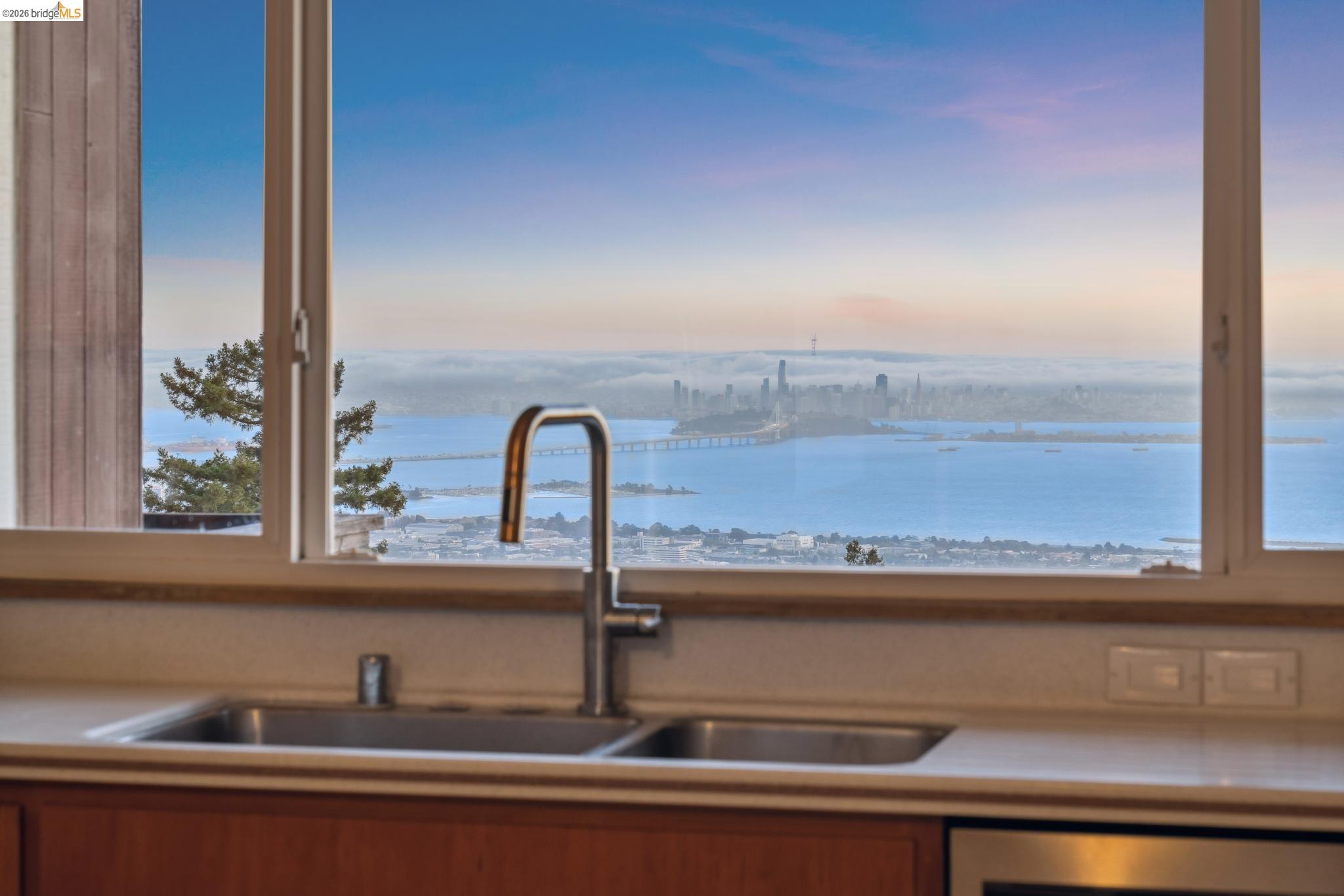 Detail Gallery Image 21 of 46 For 120 Hill Rd, Berkeley,  CA 94708 - 4 Beds | 2/2 Baths