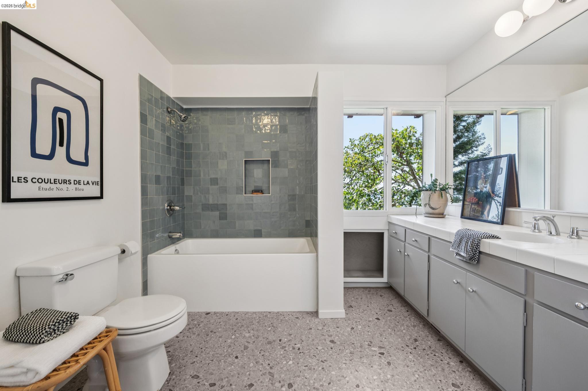 Detail Gallery Image 30 of 46 For 120 Hill Rd, Berkeley,  CA 94708 - 4 Beds | 2/2 Baths