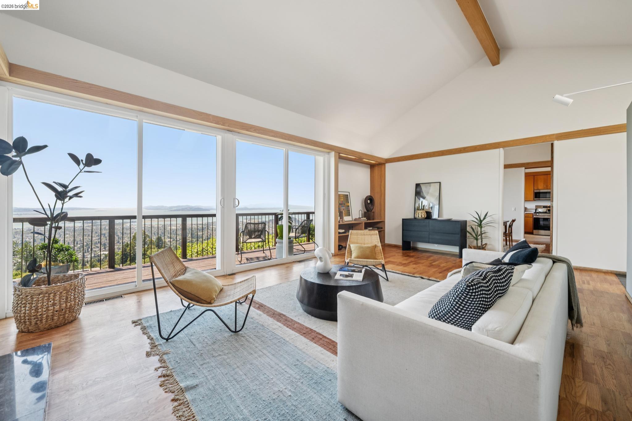 Detail Gallery Image 7 of 46 For 120 Hill Rd, Berkeley,  CA 94708 - 4 Beds | 2/2 Baths