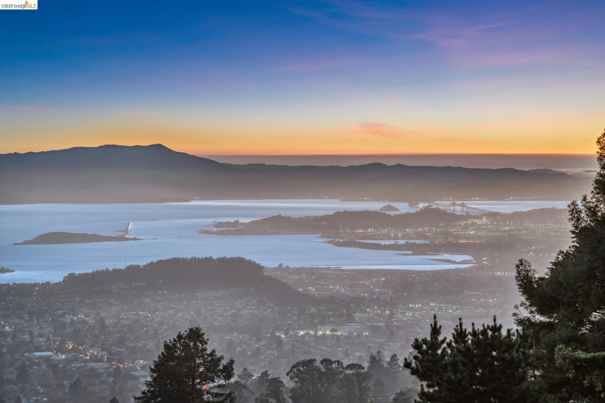 Detail Gallery Image 10 of 46 For 120 Hill Rd, Berkeley,  CA 94708 - 4 Beds | 2/2 Baths