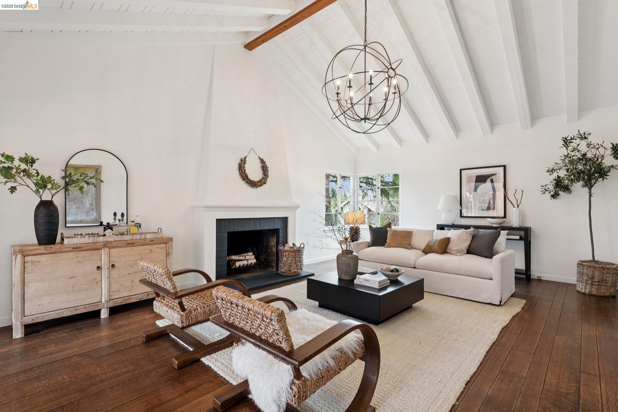 Detail Gallery Image 11 of 57 For 140 Cambridge Way, Piedmont,  CA 94611 - 3 Beds | 3 Baths