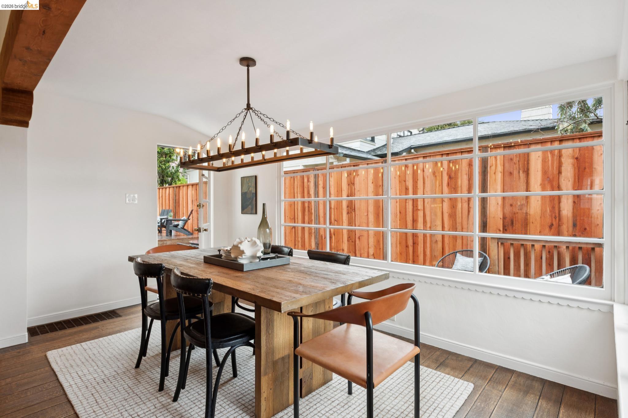 Detail Gallery Image 16 of 57 For 140 Cambridge Way, Piedmont,  CA 94611 - 3 Beds | 3 Baths