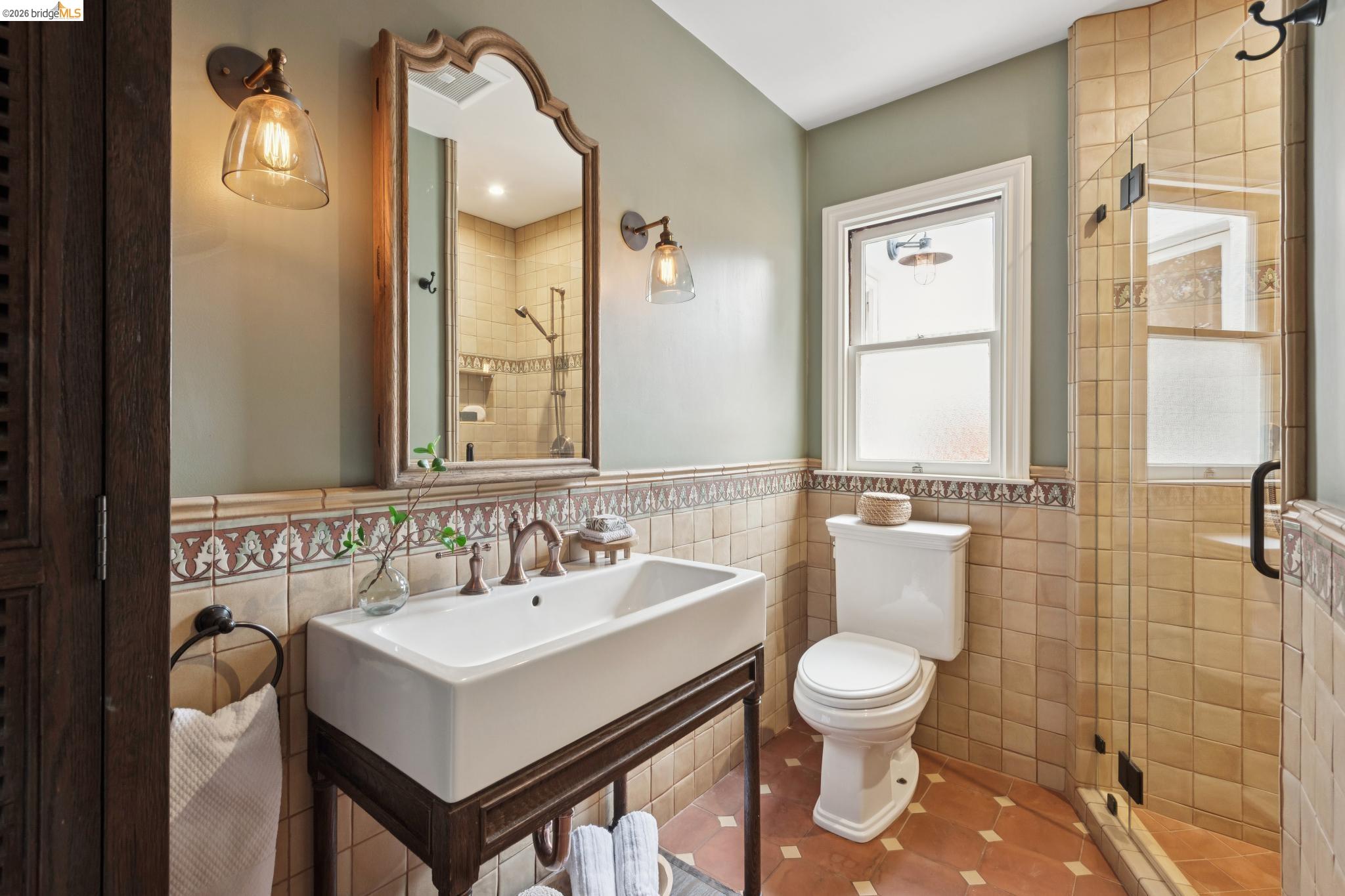 Detail Gallery Image 33 of 57 For 140 Cambridge Way, Piedmont,  CA 94611 - 3 Beds | 3 Baths