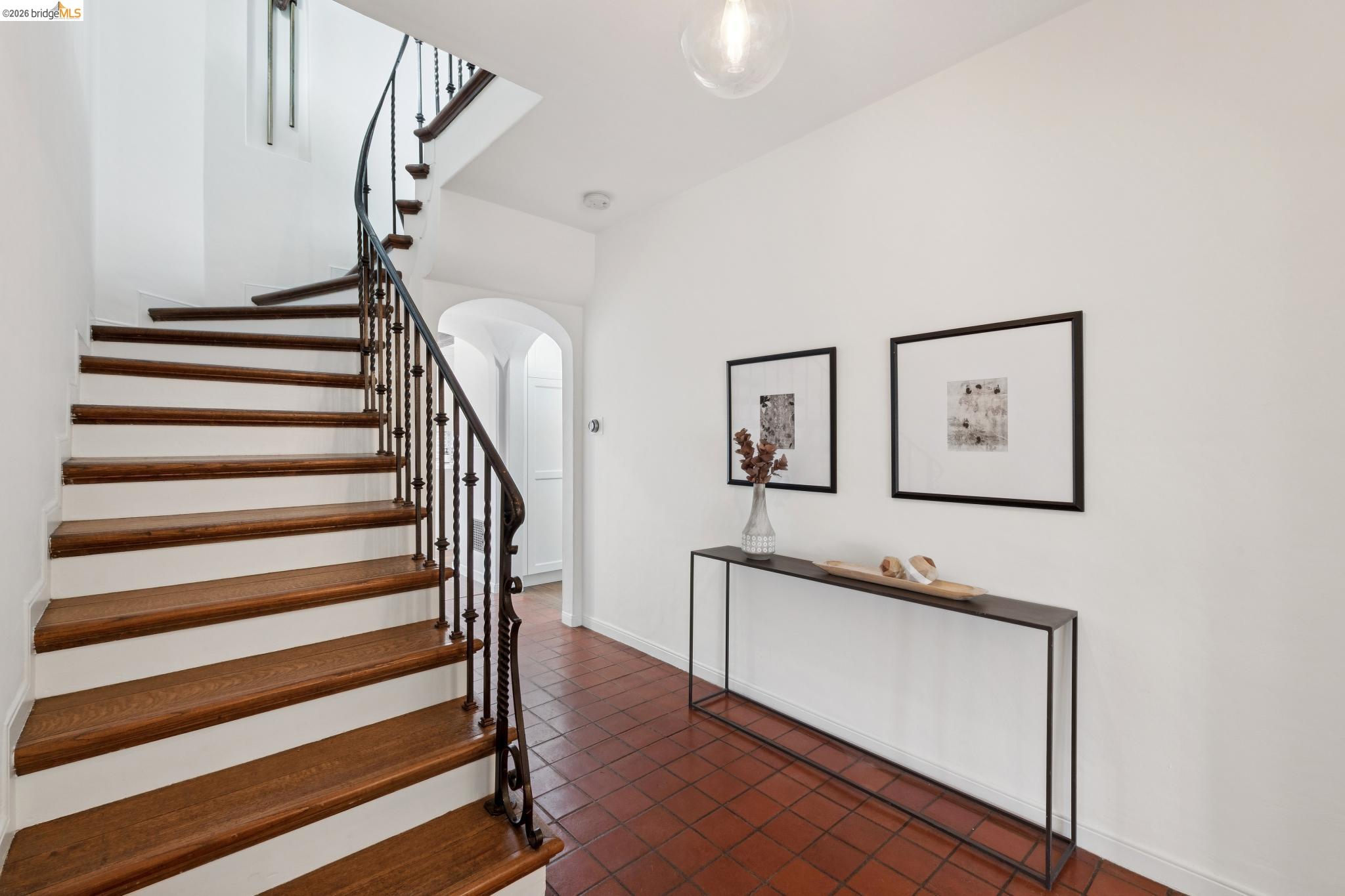 Detail Gallery Image 34 of 57 For 140 Cambridge Way, Piedmont,  CA 94611 - 3 Beds | 3 Baths