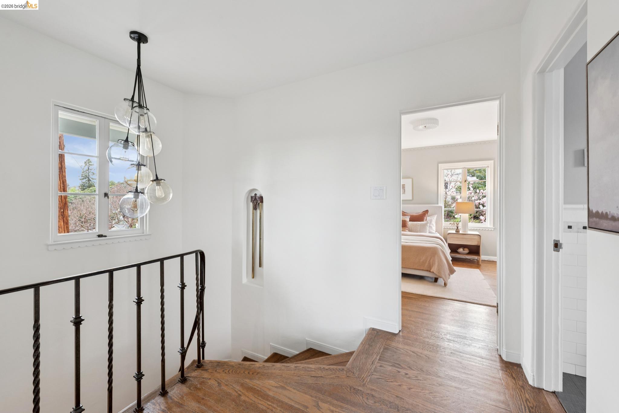 Detail Gallery Image 35 of 57 For 140 Cambridge Way, Piedmont,  CA 94611 - 3 Beds | 3 Baths