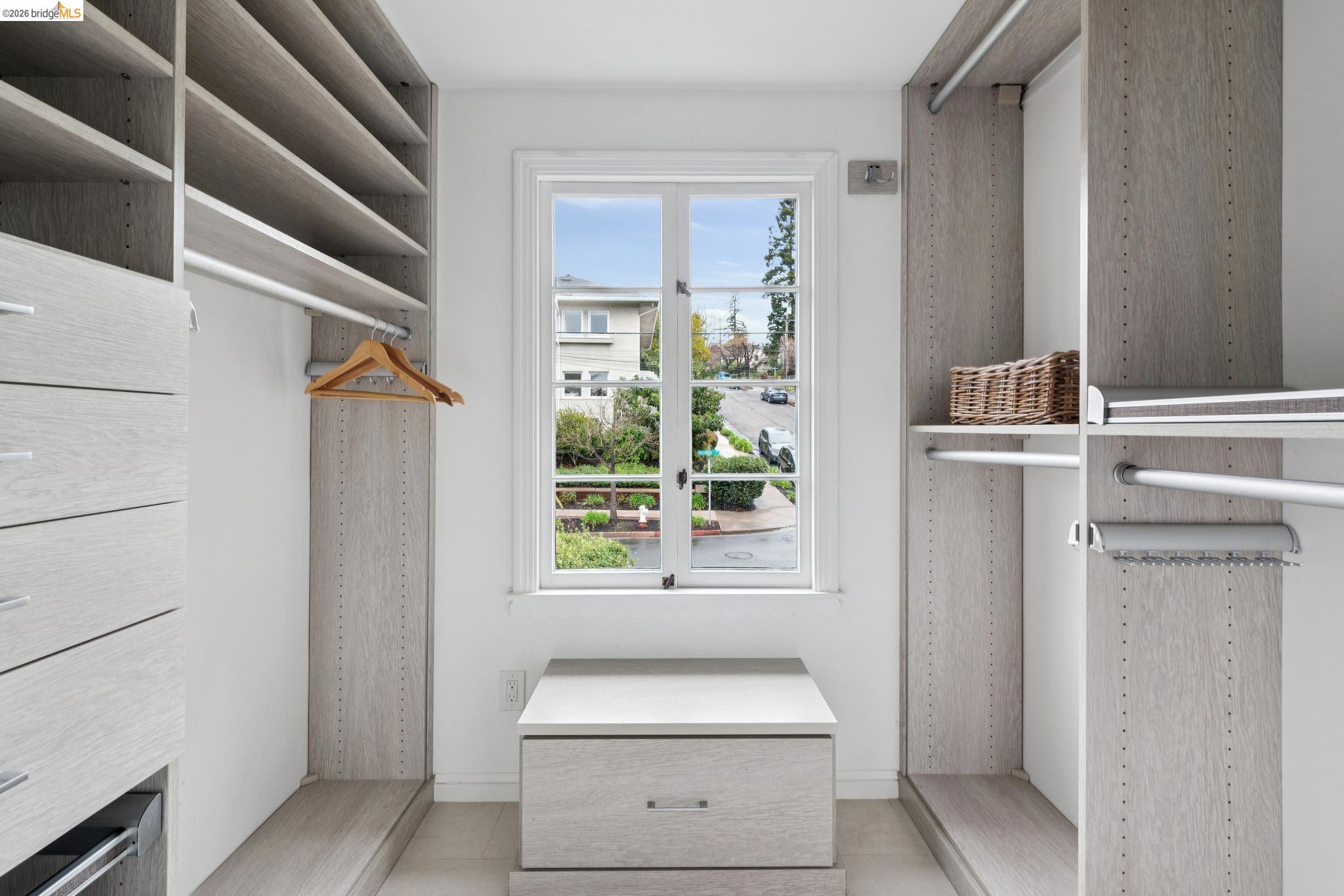 Detail Gallery Image 43 of 57 For 140 Cambridge Way, Piedmont,  CA 94611 - 3 Beds | 3 Baths