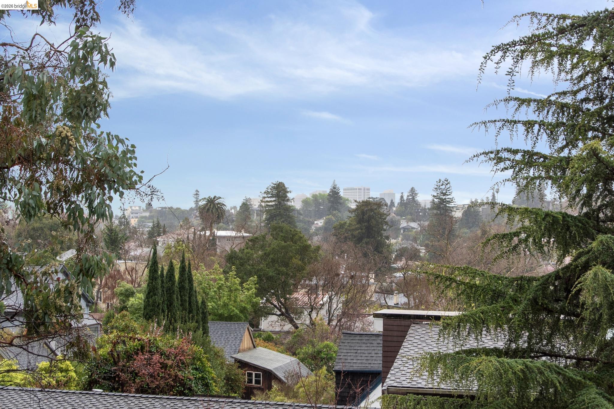 Detail Gallery Image 45 of 57 For 140 Cambridge Way, Piedmont,  CA 94611 - 3 Beds | 3 Baths
