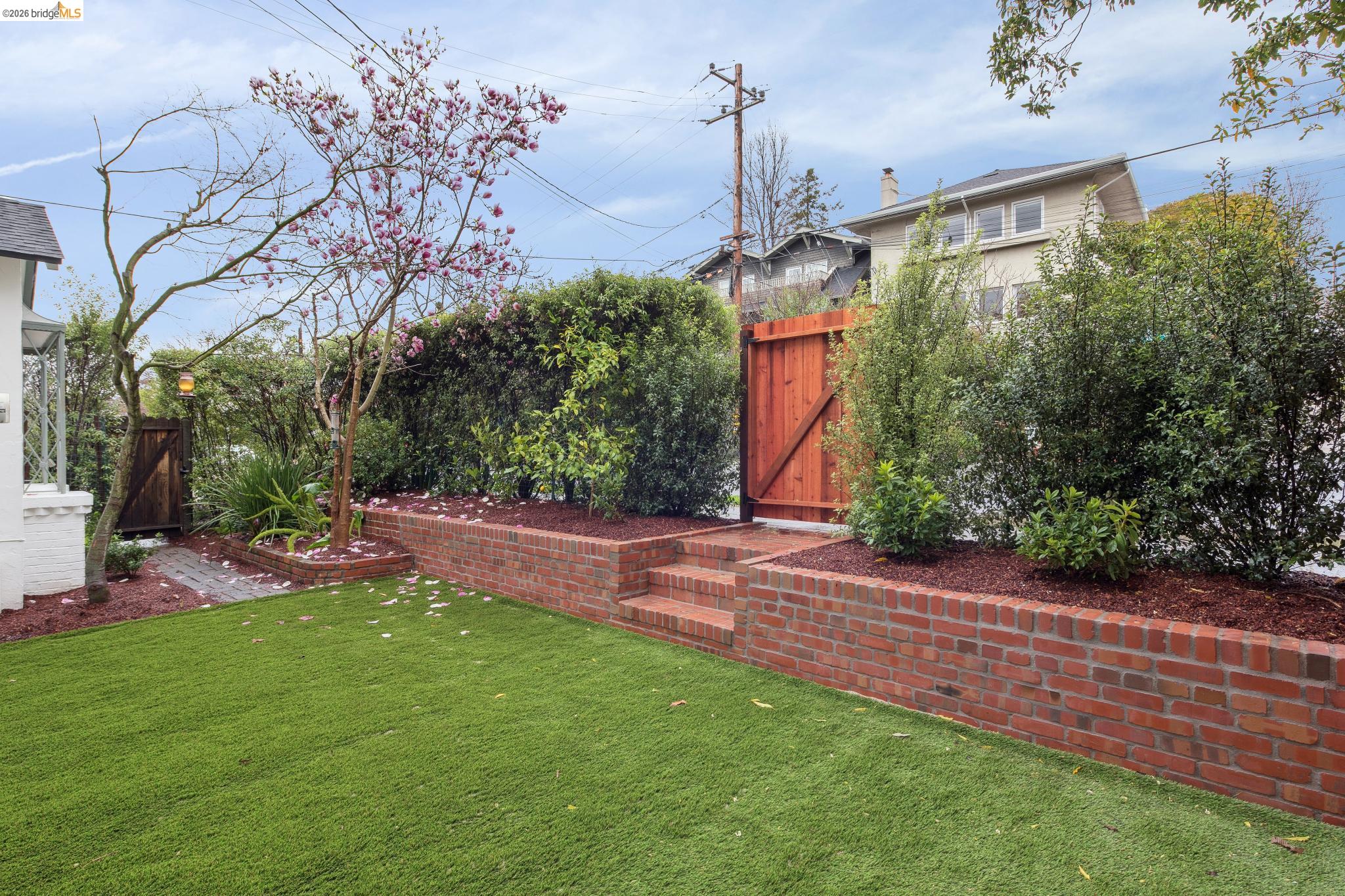 Detail Gallery Image 54 of 57 For 140 Cambridge Way, Piedmont,  CA 94611 - 3 Beds | 3 Baths