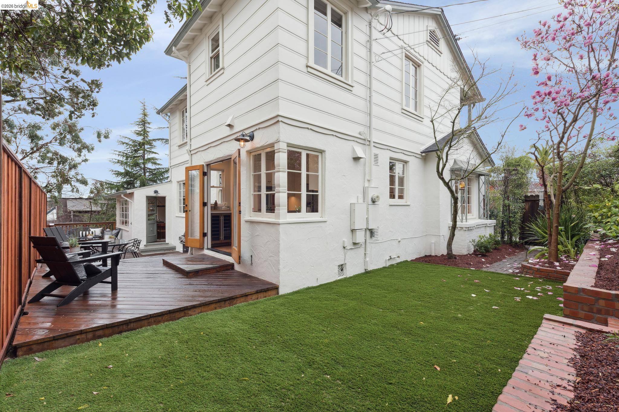 Detail Gallery Image 55 of 57 For 140 Cambridge Way, Piedmont,  CA 94611 - 3 Beds | 3 Baths