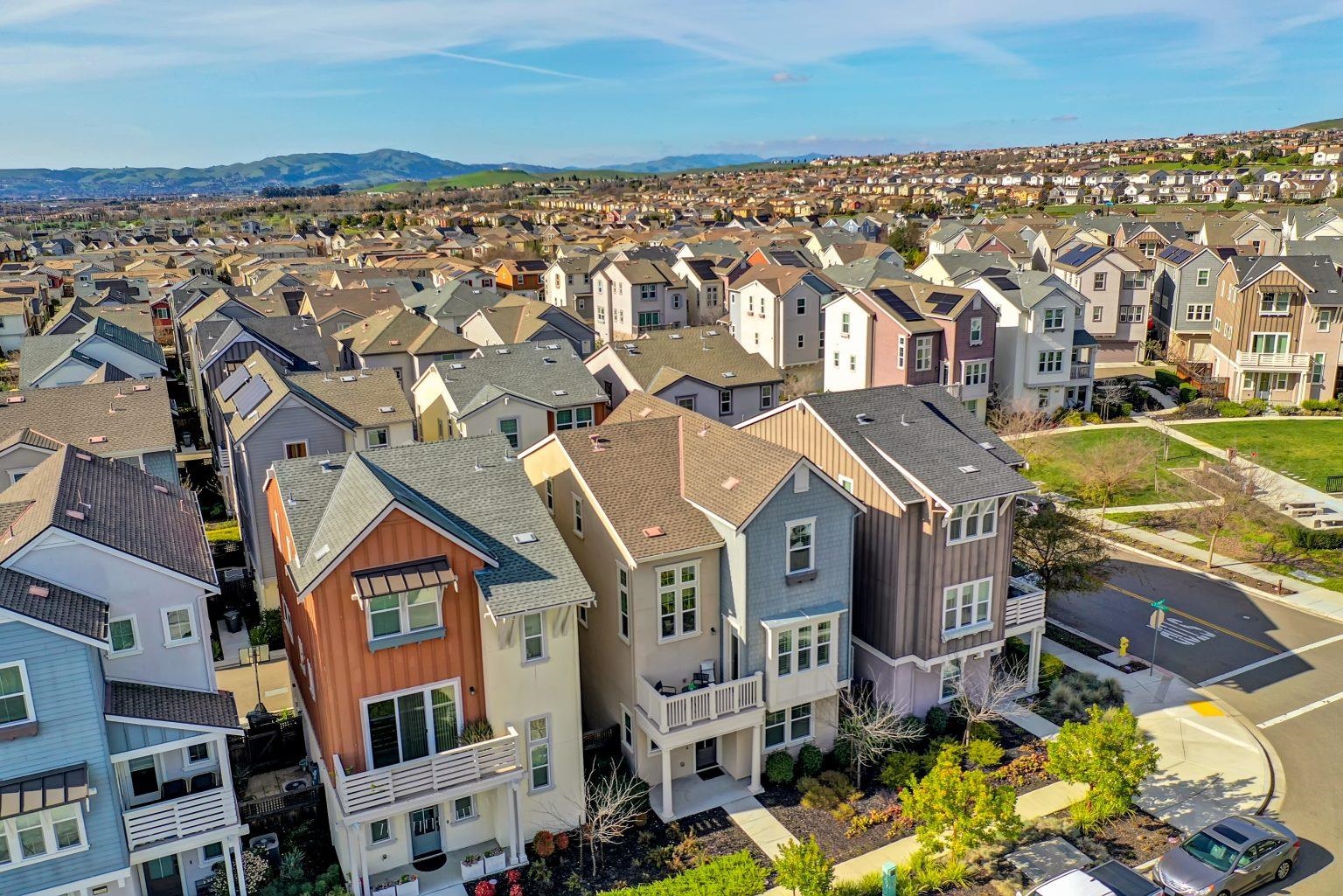 Detail Gallery Image 4 of 47 For 2008 Confidence Way, Dublin,  CA 94568 - 4 Beds | 3/1 Baths