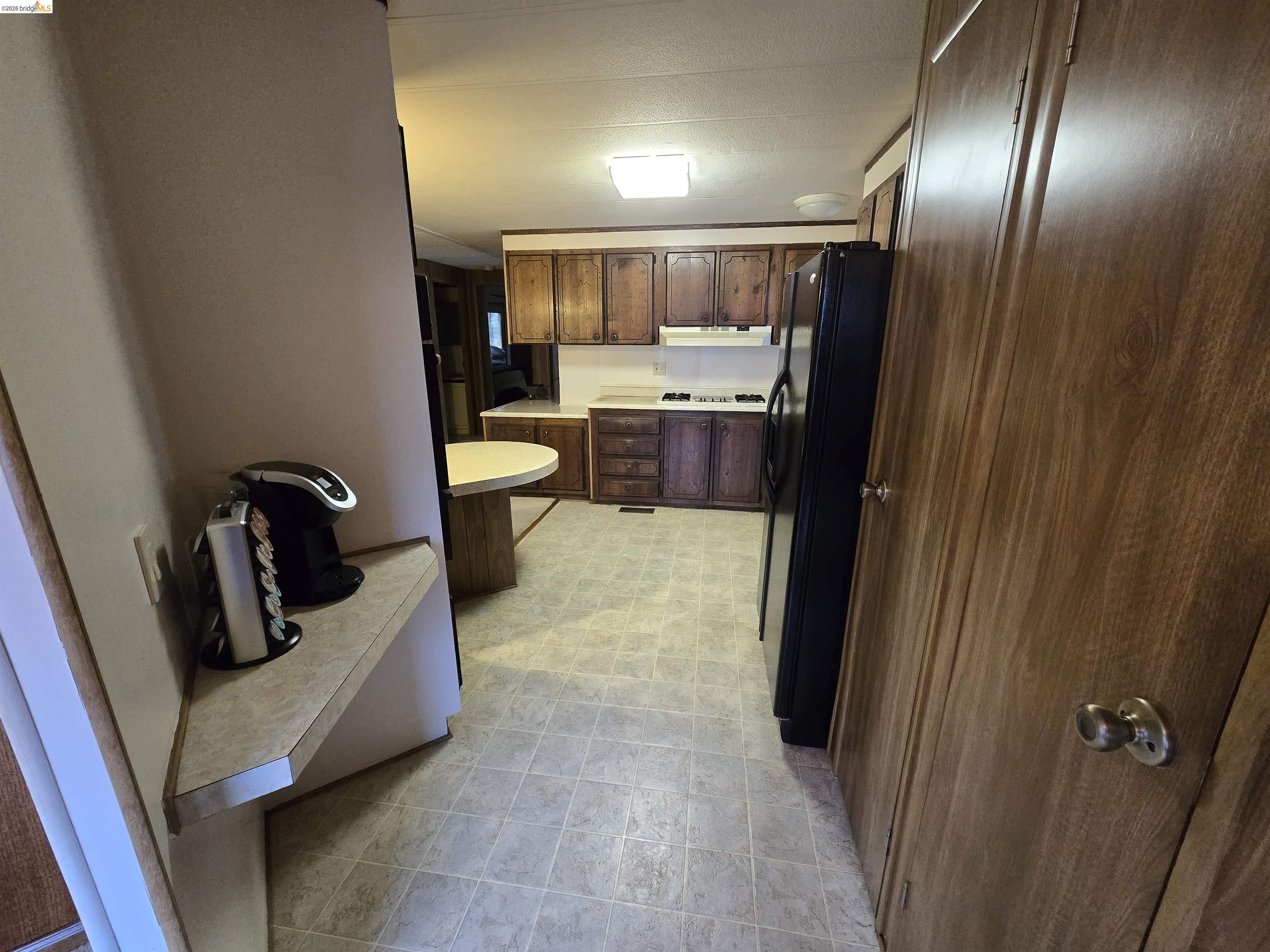 Detail Gallery Image 4 of 12 For 131 Banyon Dr, Pittsburg,  CA 94565 - 2 Beds | 2 Baths