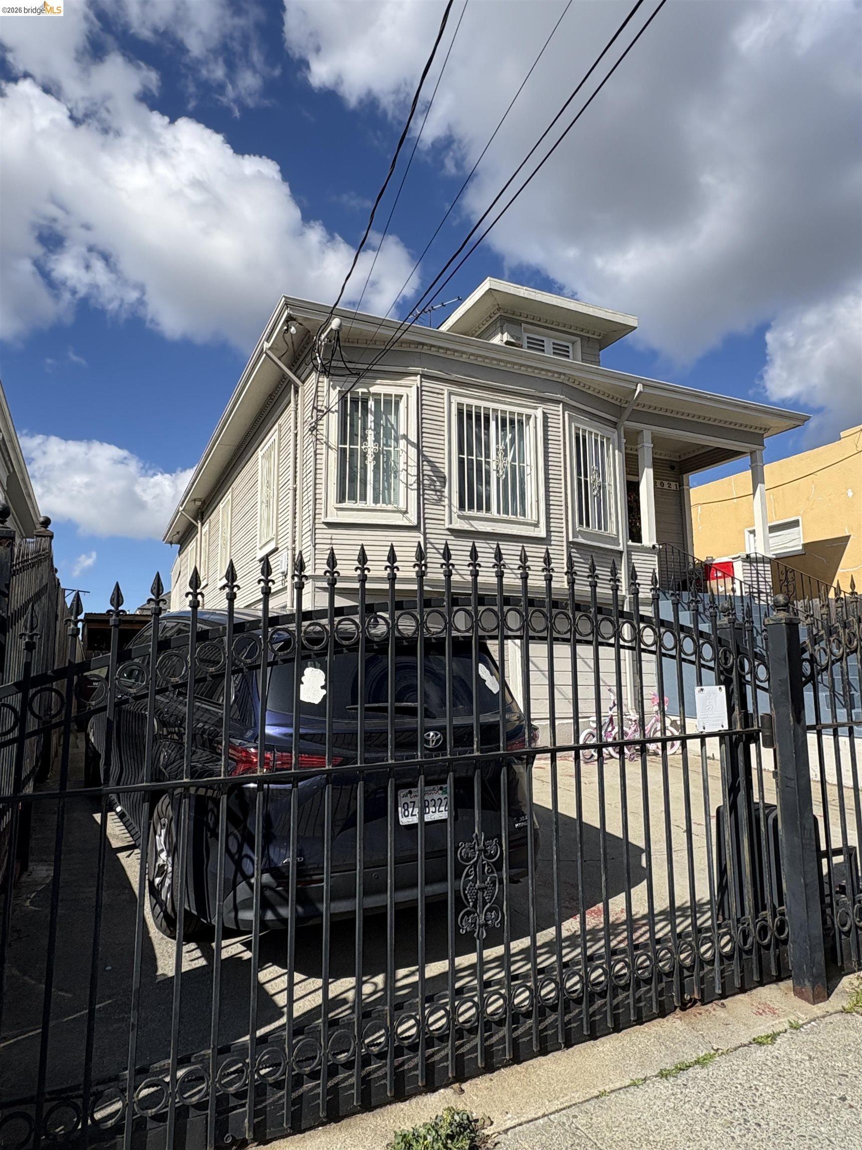 Detail Gallery Image 3 of 3 For 2021 Mitchell St, Oakland,  CA 94601-1863 - 3 Beds | 2 Baths