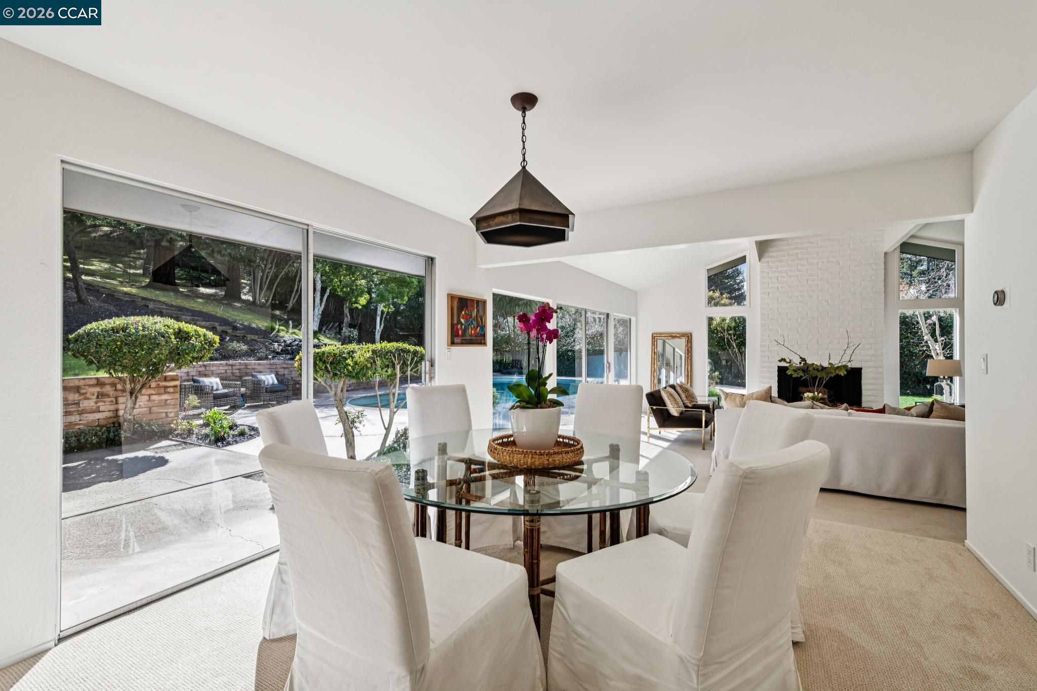 Detail Gallery Image 12 of 47 For 475 Dalewood Dr, Orinda,  CA 94563 - 5 Beds | 3/1 Baths