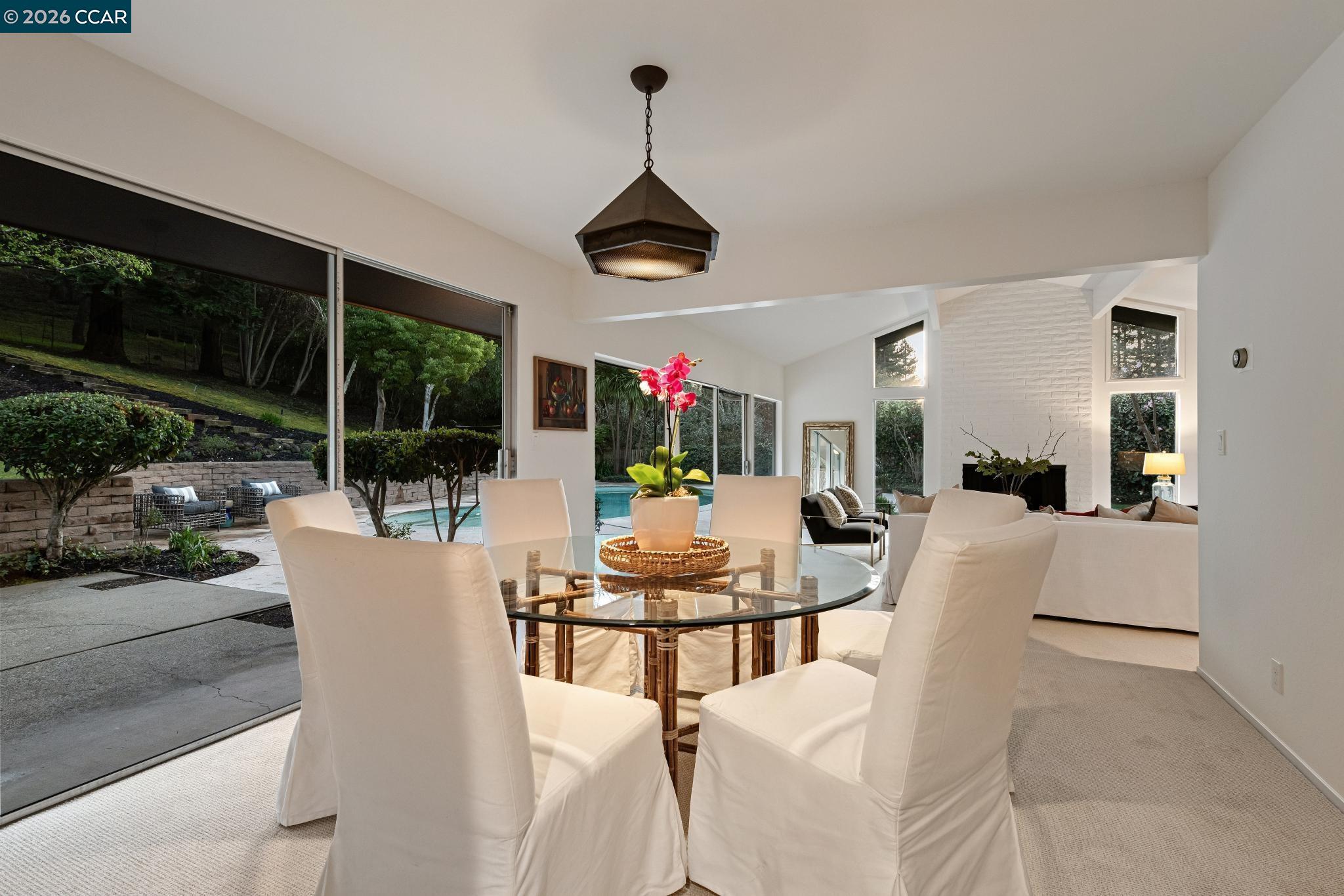 Detail Gallery Image 13 of 47 For 475 Dalewood Dr, Orinda,  CA 94563 - 5 Beds | 3/1 Baths