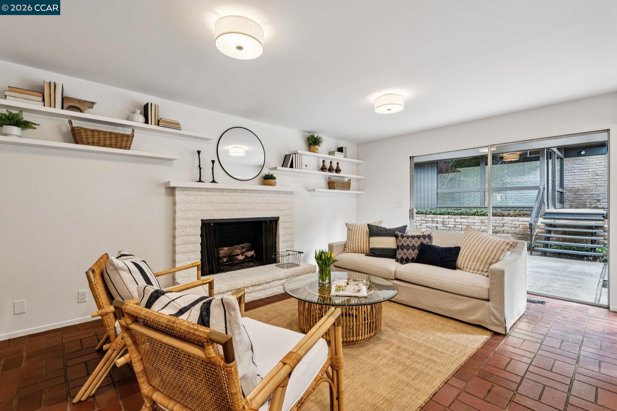 Detail Gallery Image 22 of 47 For 475 Dalewood Dr, Orinda,  CA 94563 - 5 Beds | 3/1 Baths