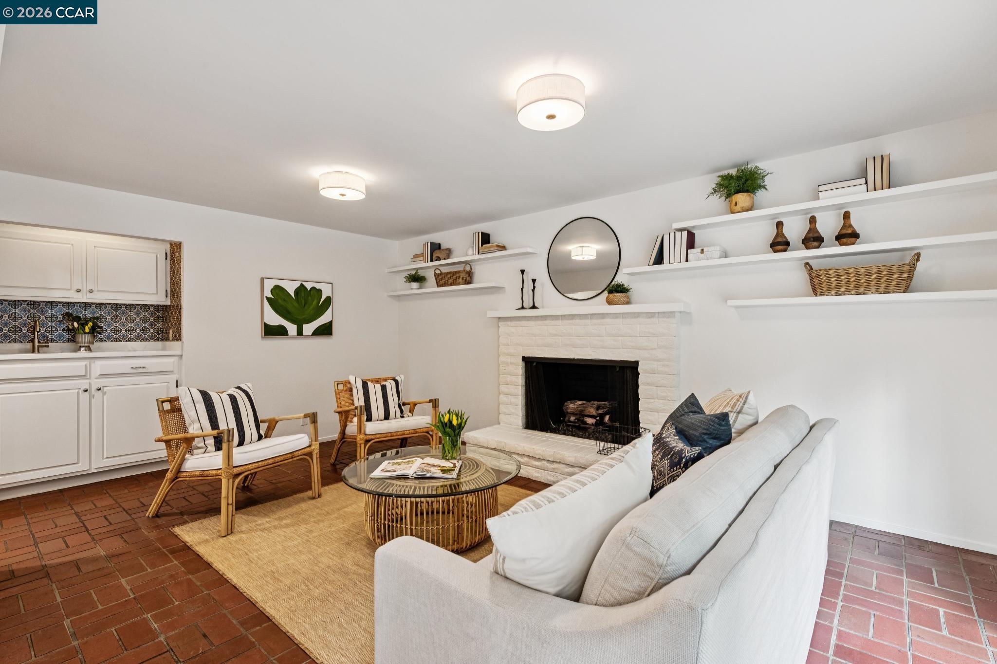 Detail Gallery Image 23 of 47 For 475 Dalewood Dr, Orinda,  CA 94563 - 5 Beds | 3/1 Baths