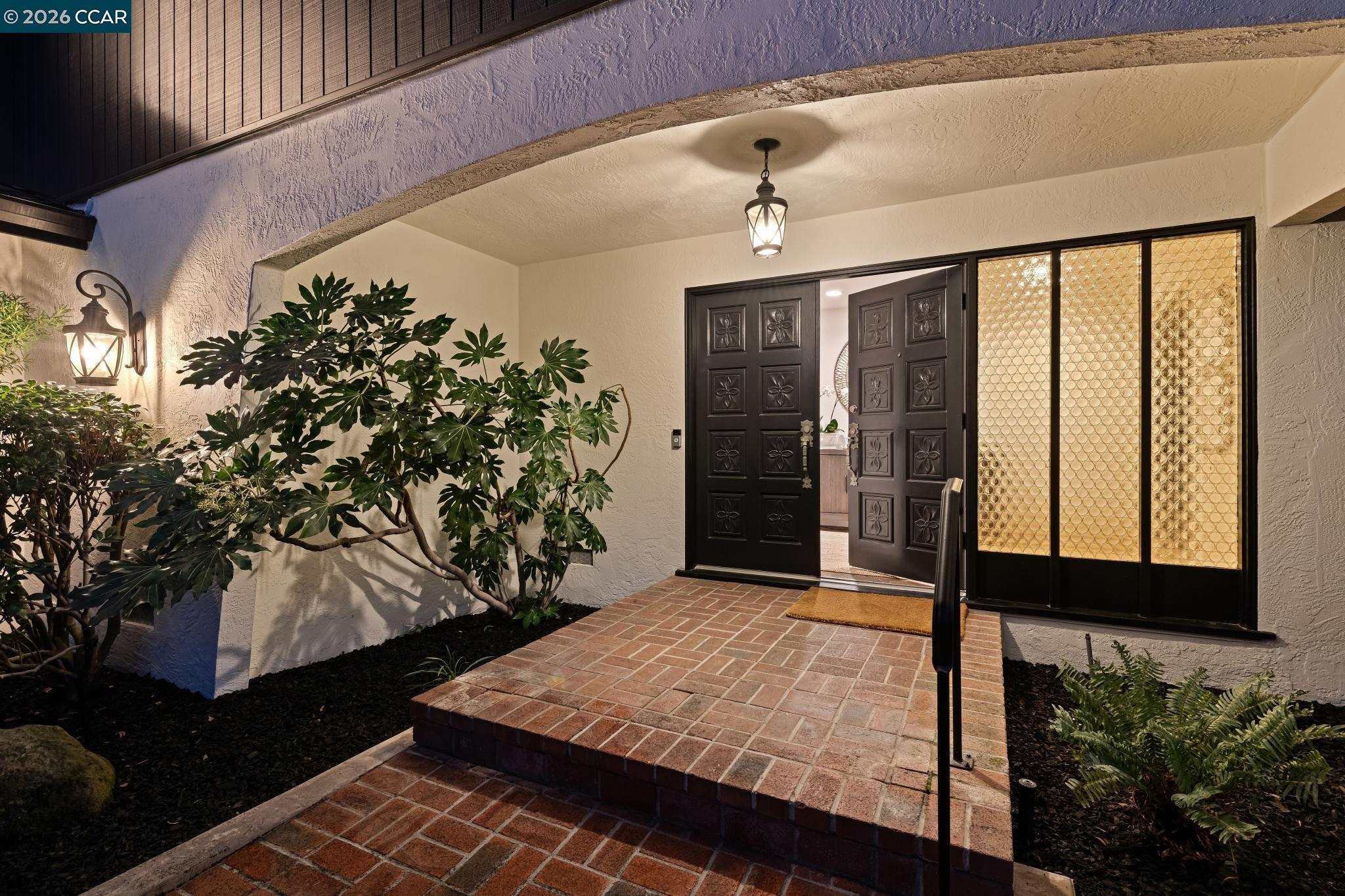 Detail Gallery Image 4 of 47 For 475 Dalewood Dr, Orinda,  CA 94563 - 5 Beds | 3/1 Baths
