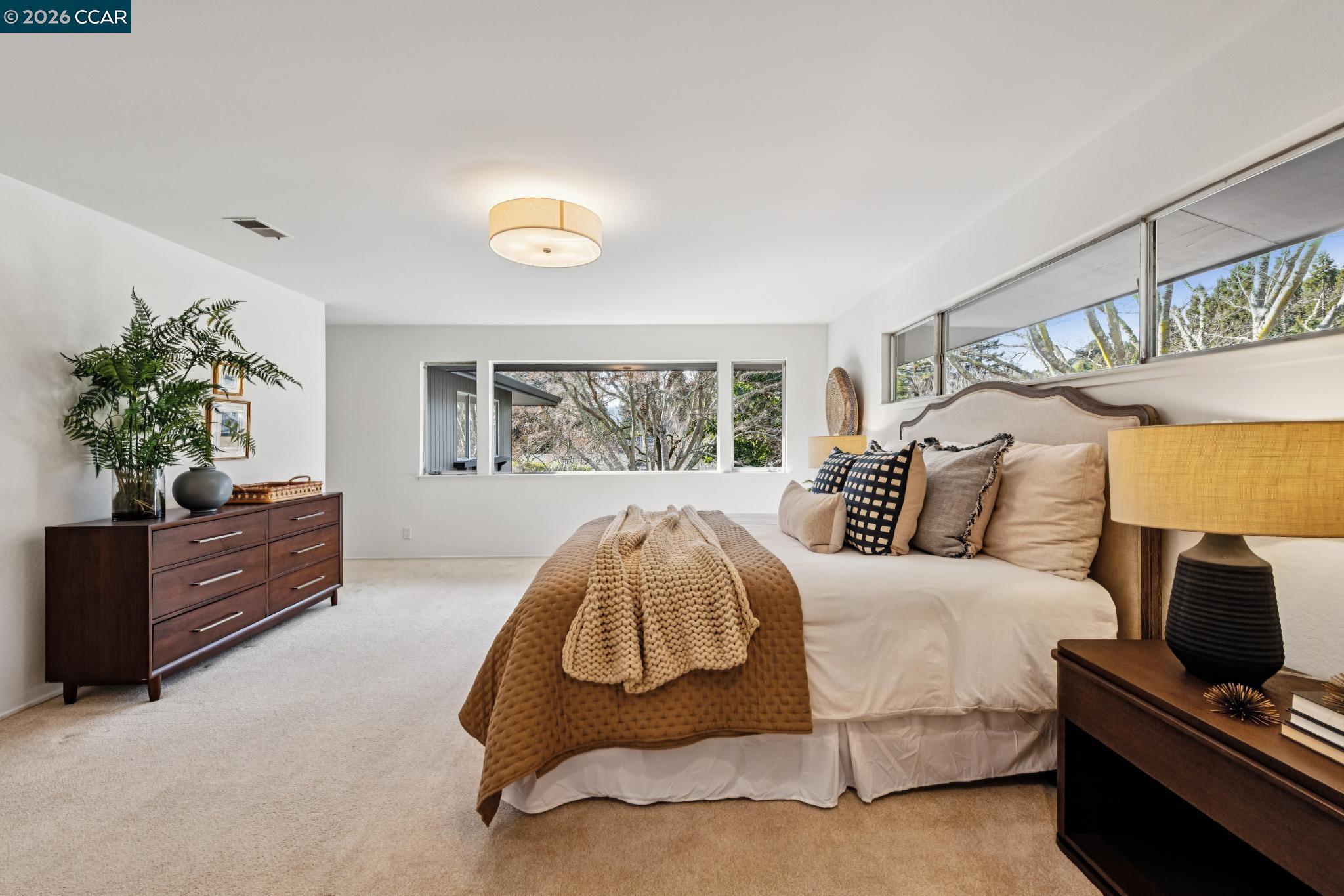 Detail Gallery Image 33 of 47 For 475 Dalewood Dr, Orinda,  CA 94563 - 5 Beds | 3/1 Baths