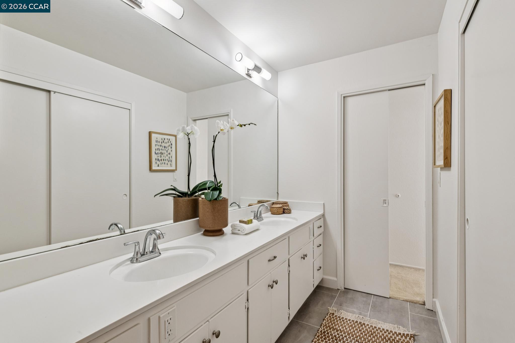 Detail Gallery Image 34 of 47 For 475 Dalewood Dr, Orinda,  CA 94563 - 5 Beds | 3/1 Baths