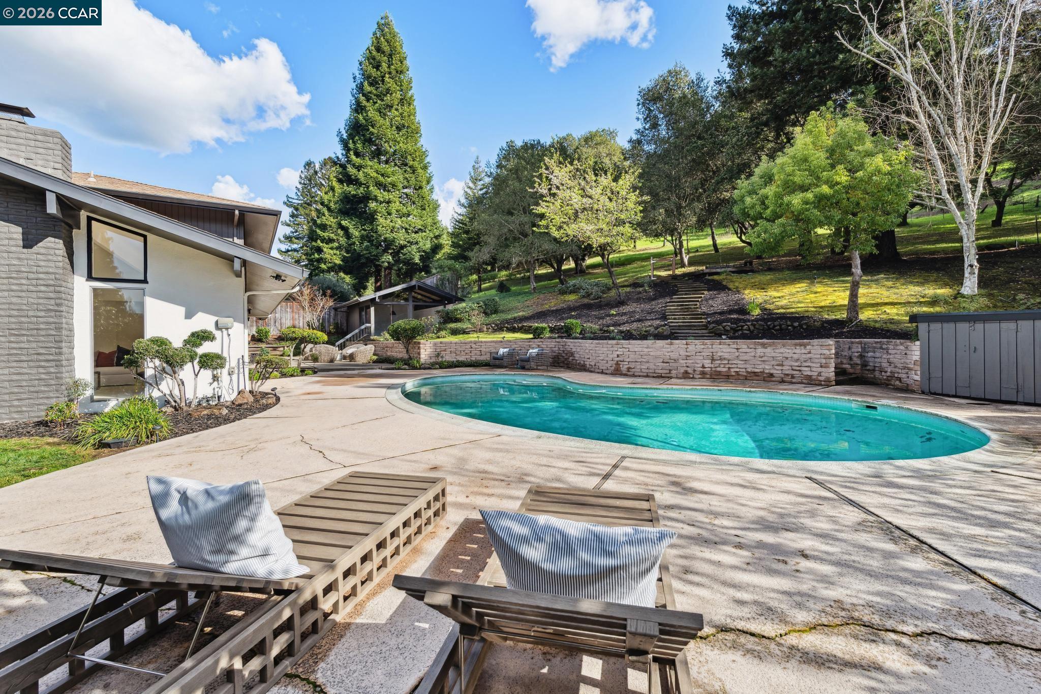 Detail Gallery Image 38 of 47 For 475 Dalewood Dr, Orinda,  CA 94563 - 5 Beds | 3/1 Baths