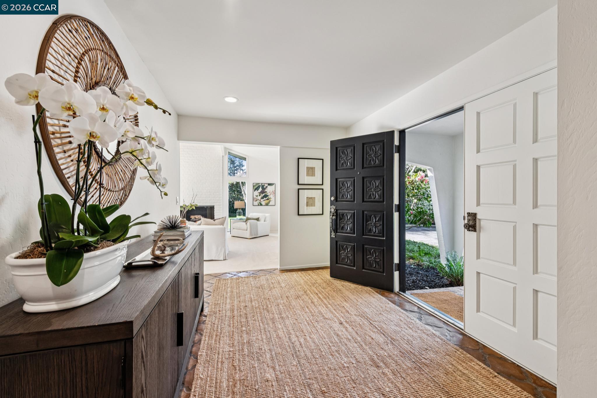 Detail Gallery Image 5 of 47 For 475 Dalewood Dr, Orinda,  CA 94563 - 5 Beds | 3/1 Baths