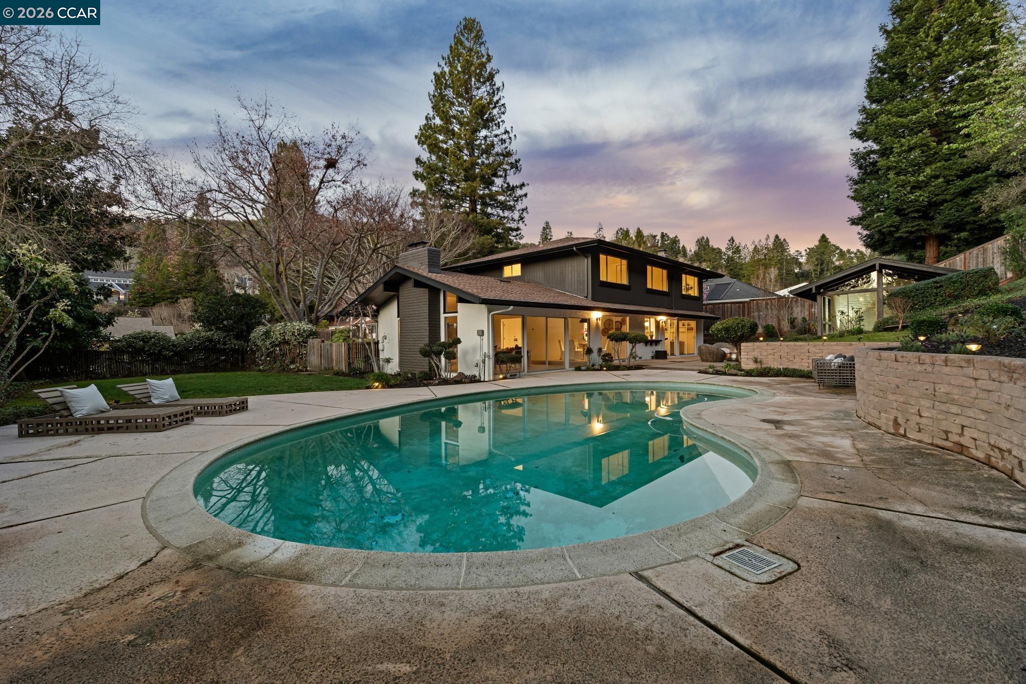 Detail Gallery Image 42 of 47 For 475 Dalewood Dr, Orinda,  CA 94563 - 5 Beds | 3/1 Baths