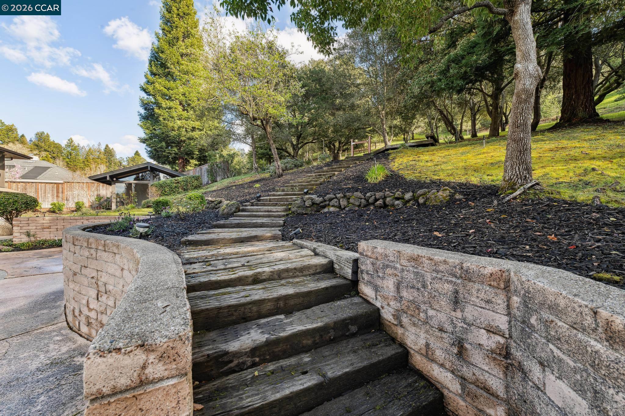 Detail Gallery Image 45 of 47 For 475 Dalewood Dr, Orinda,  CA 94563 - 5 Beds | 3/1 Baths