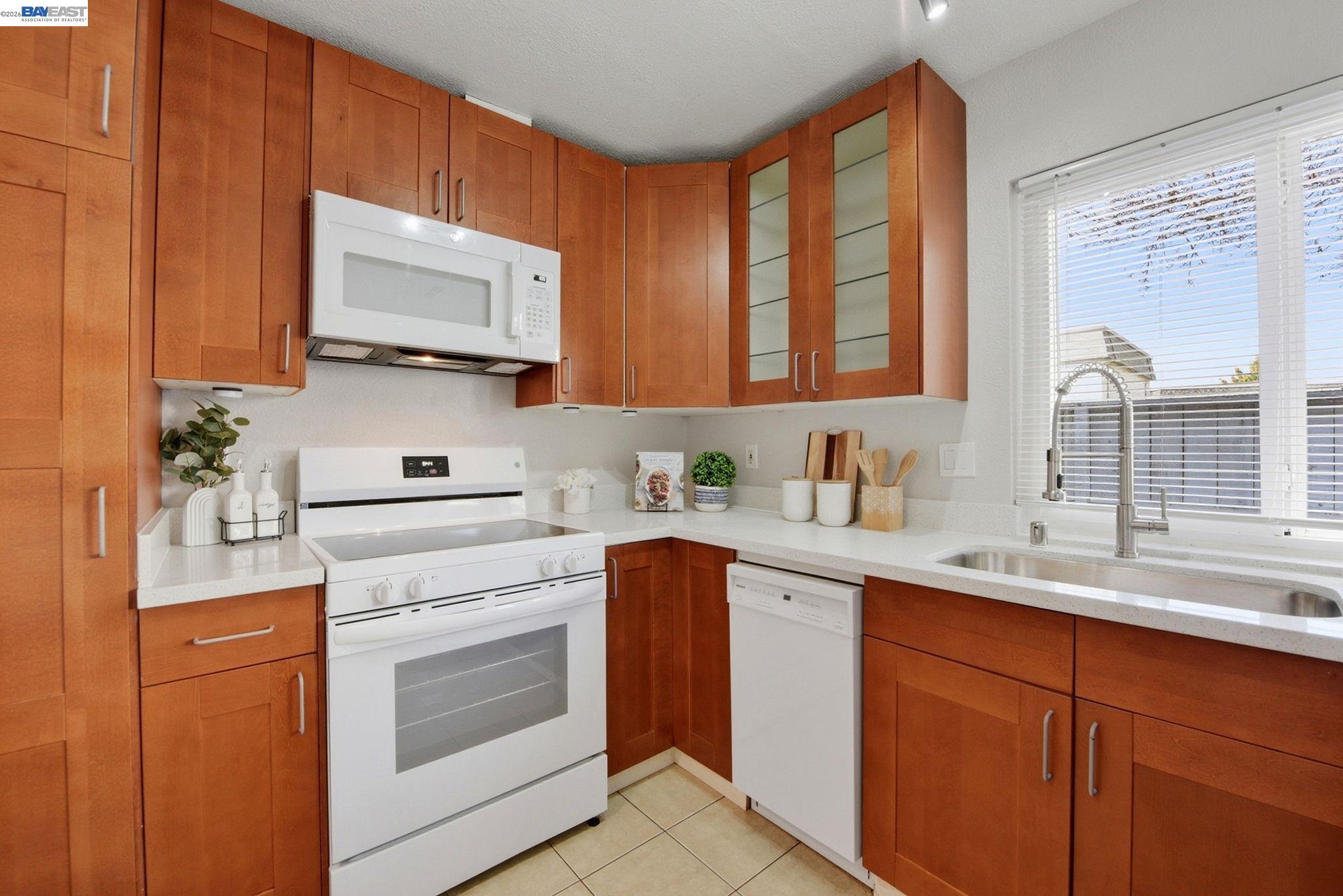 Detail Gallery Image 11 of 39 For 34597 Bluestone Cmn, Fremont,  CA 94555 - 3 Beds | 1/1 Baths