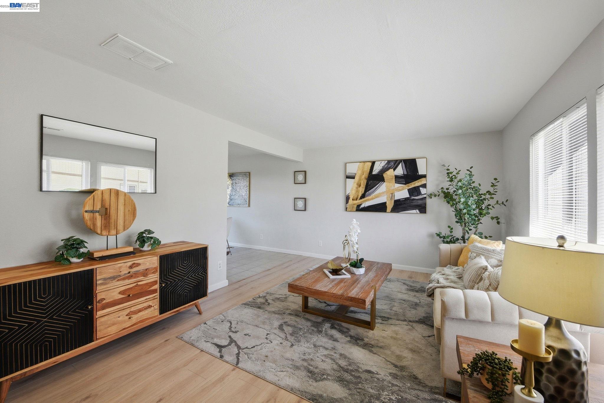 Detail Gallery Image 4 of 39 For 34597 Bluestone Cmn, Fremont,  CA 94555 - 3 Beds | 1/1 Baths