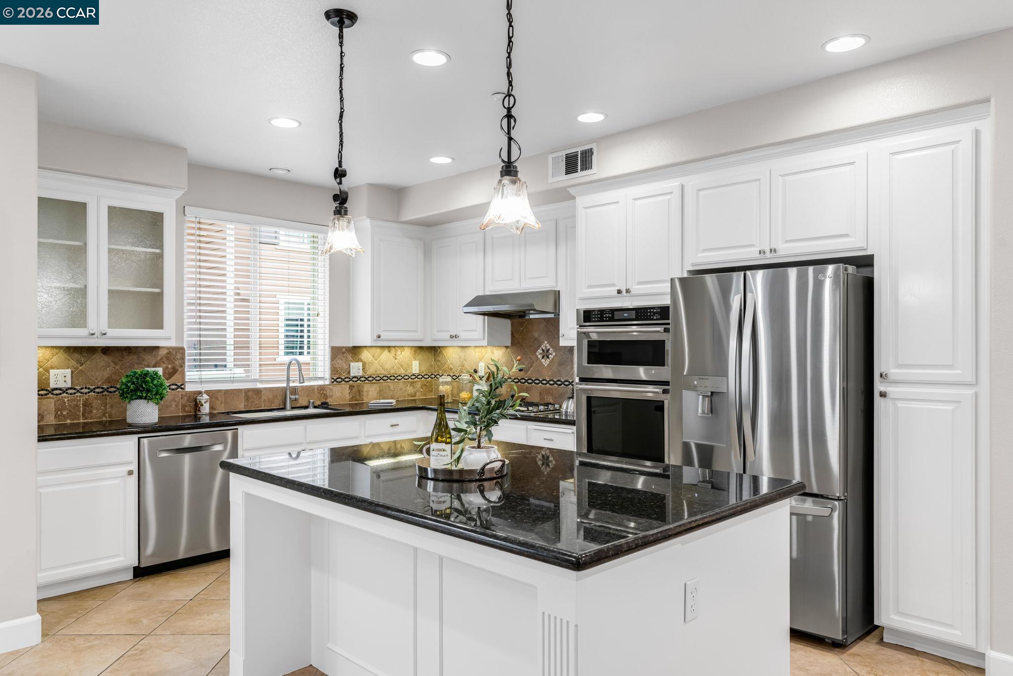 Photo #15: 41124373 Listing: Photo #15